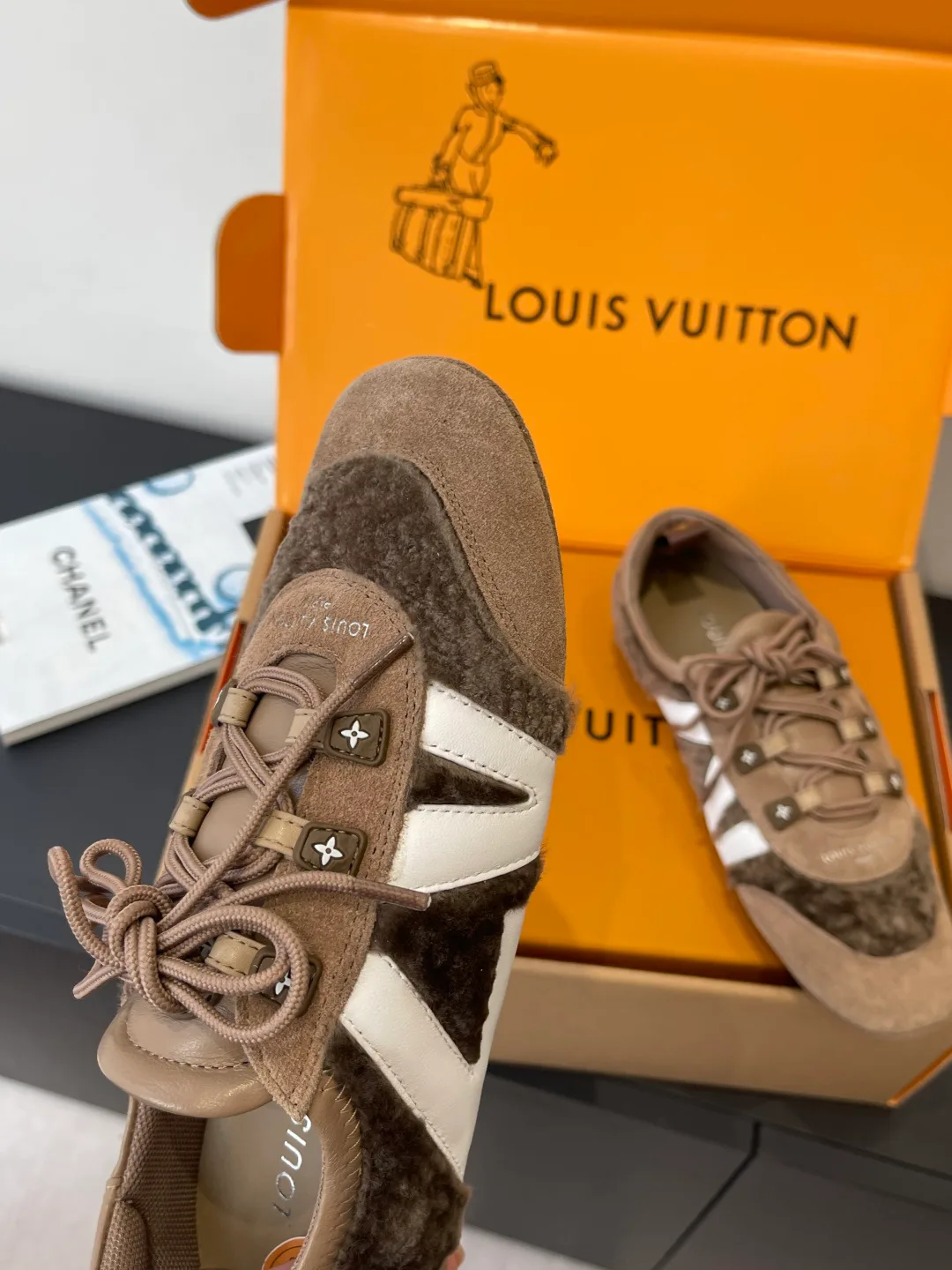 Кроссовки Женские Louis Vuitton 1595072