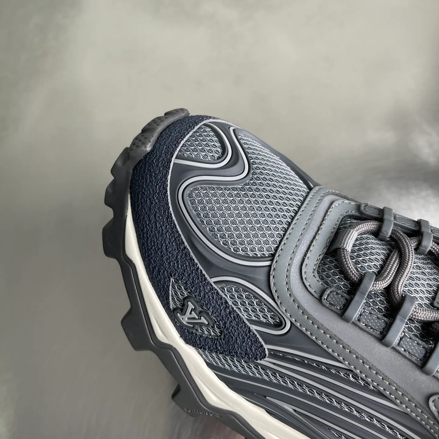 Кроссовки Мужские Louis Vuitton 1049822