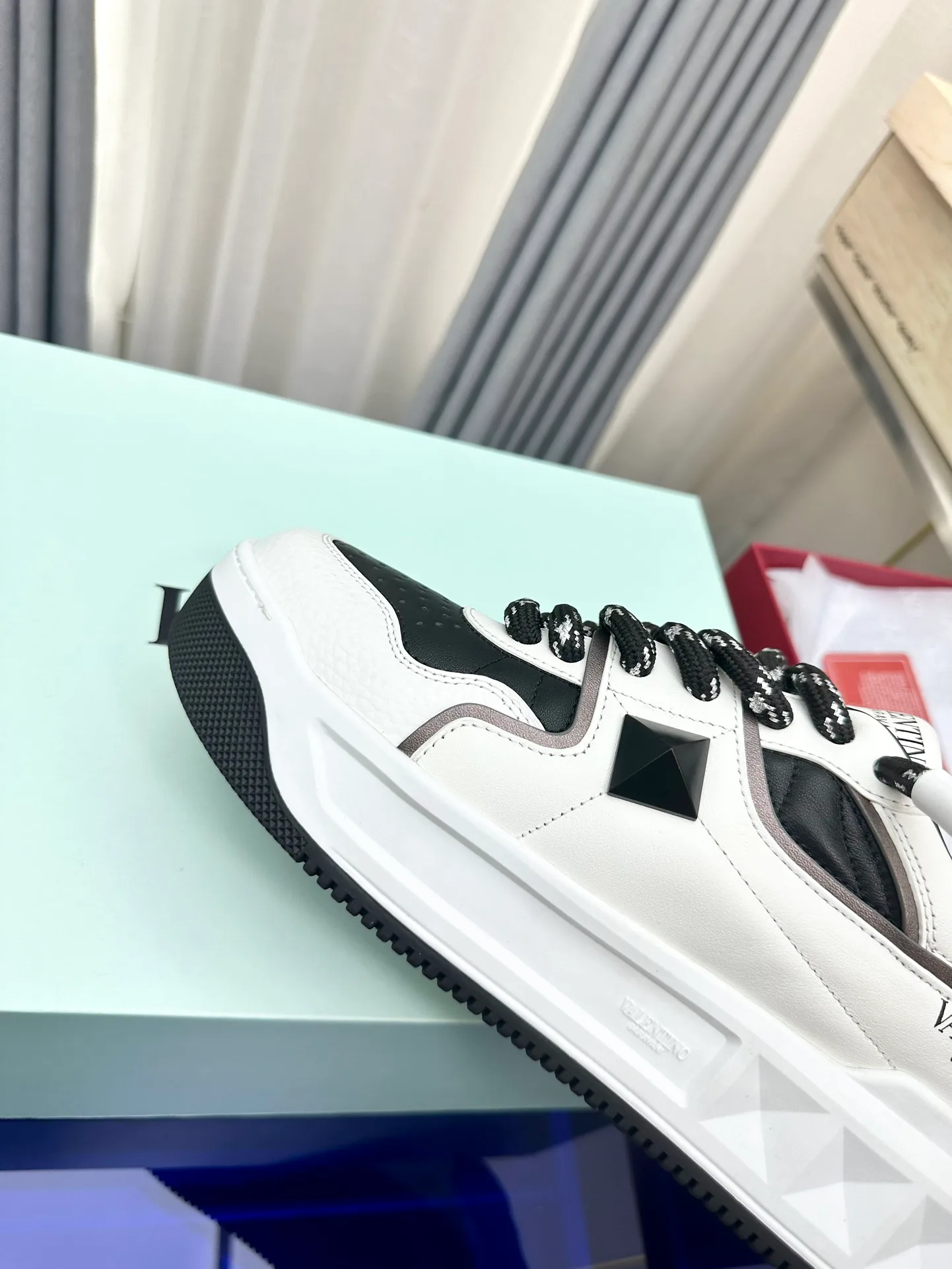 Кроссовки Женские Valentino 17948614