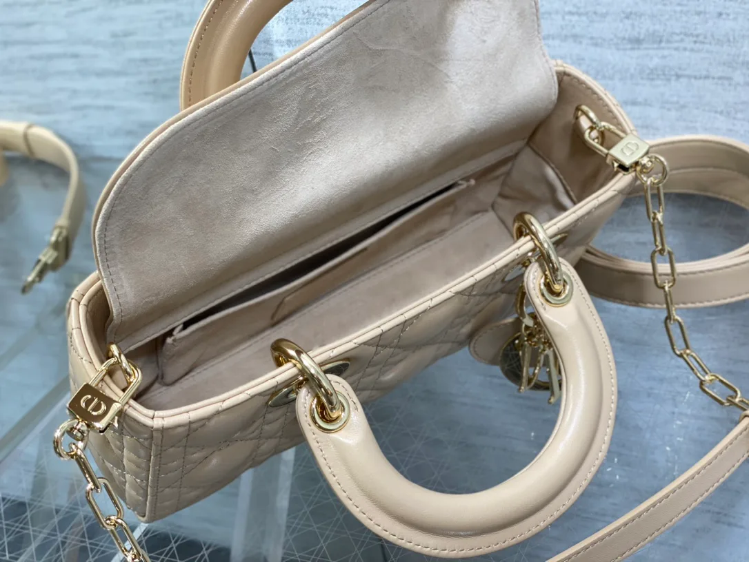 Классические Сумки Женские Christian Dior 17770379
