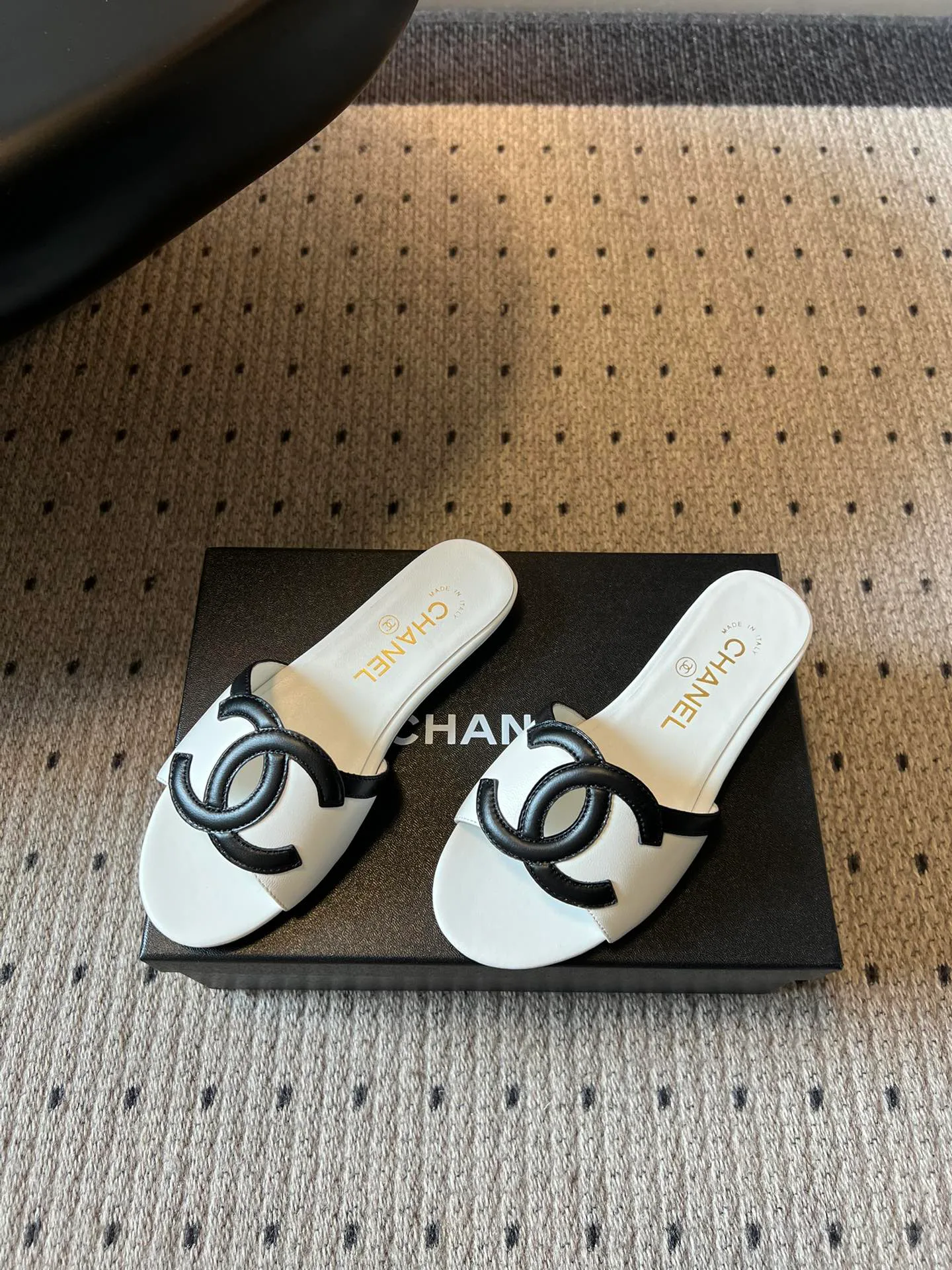 Шлепанцы Женские Chanel 11641739