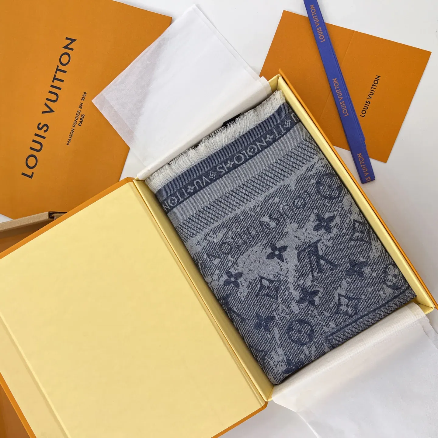 Платки Louis Vuitton 1652171