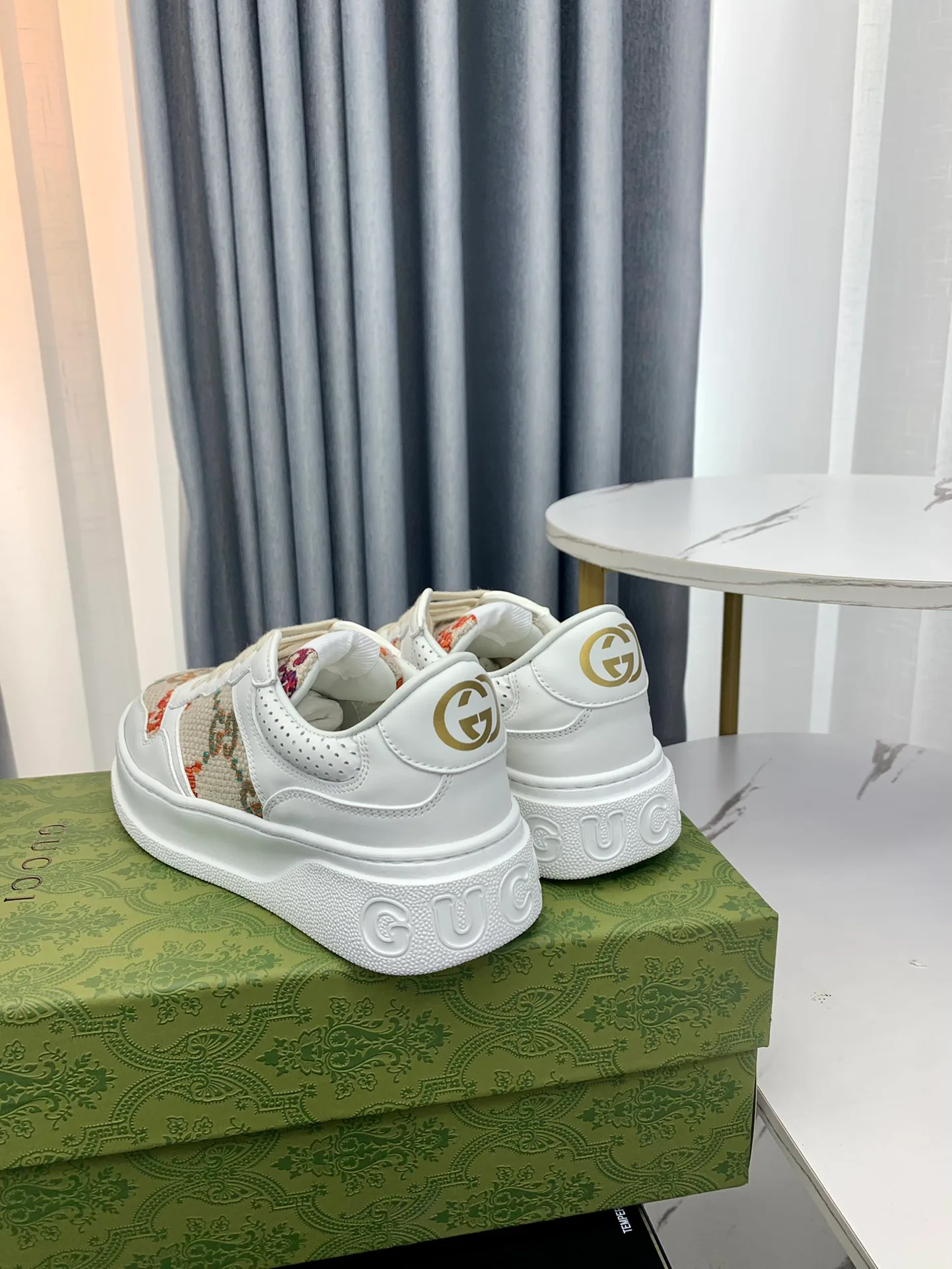 Кроссовки Женские Gucci 12227980