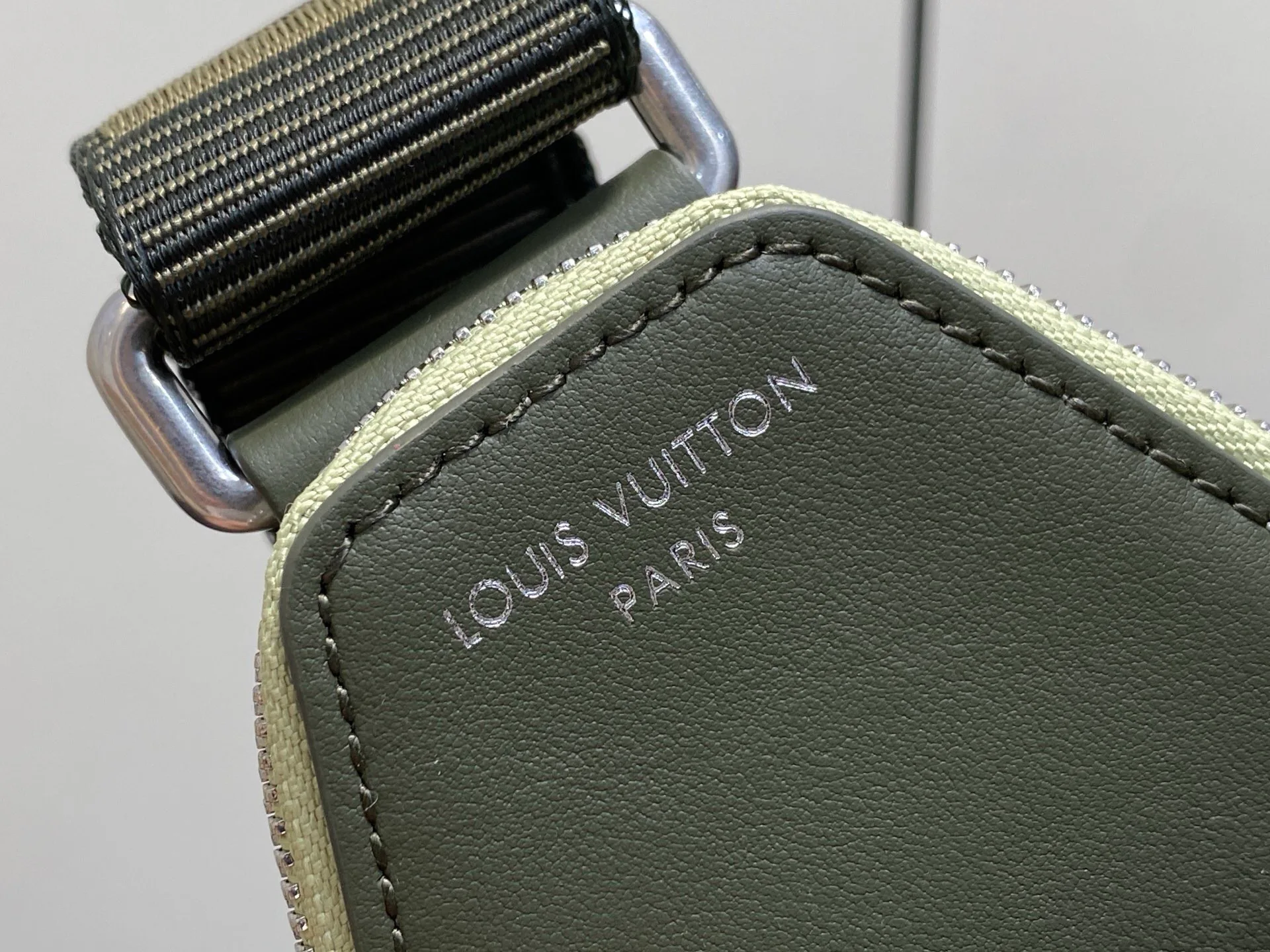 Сумки На Ремне Женские Louis Vuitton 17548262