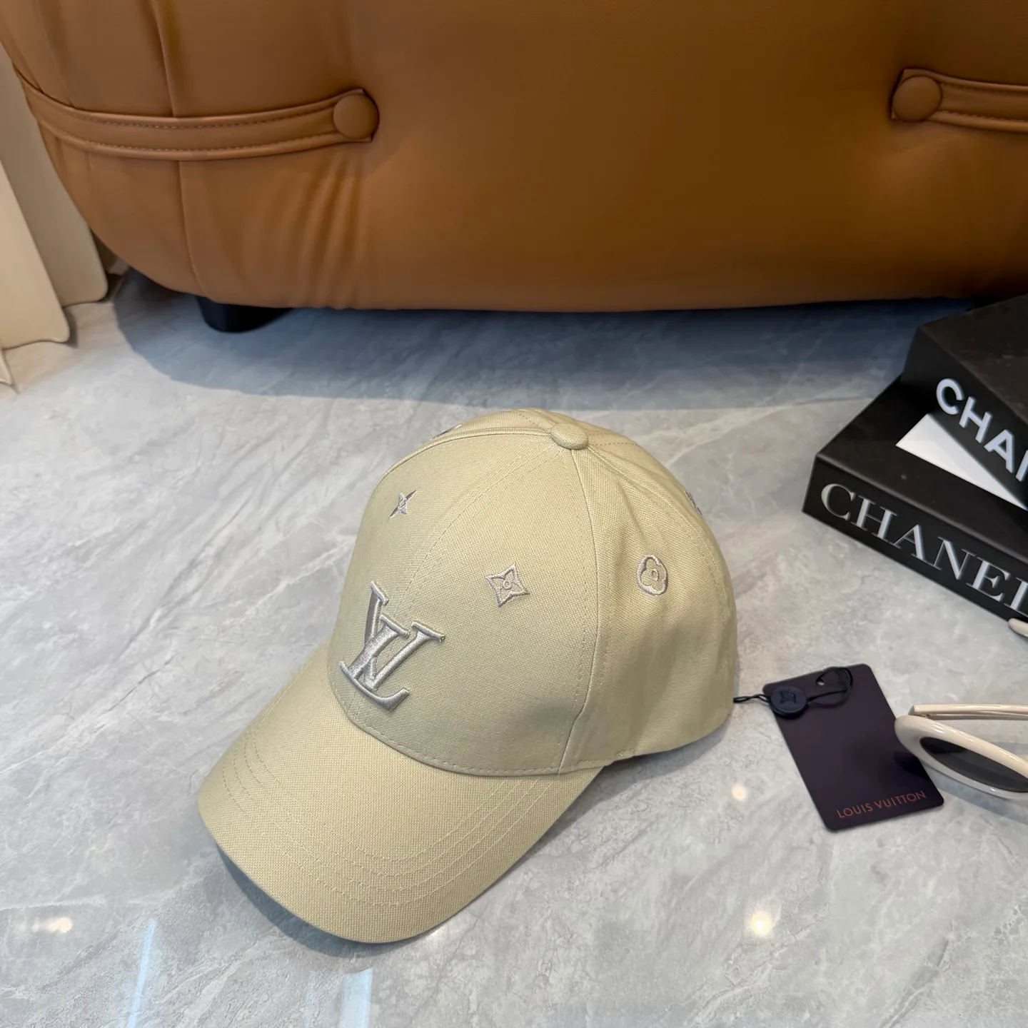 Головные Уборы Louis Vuitton 17467589