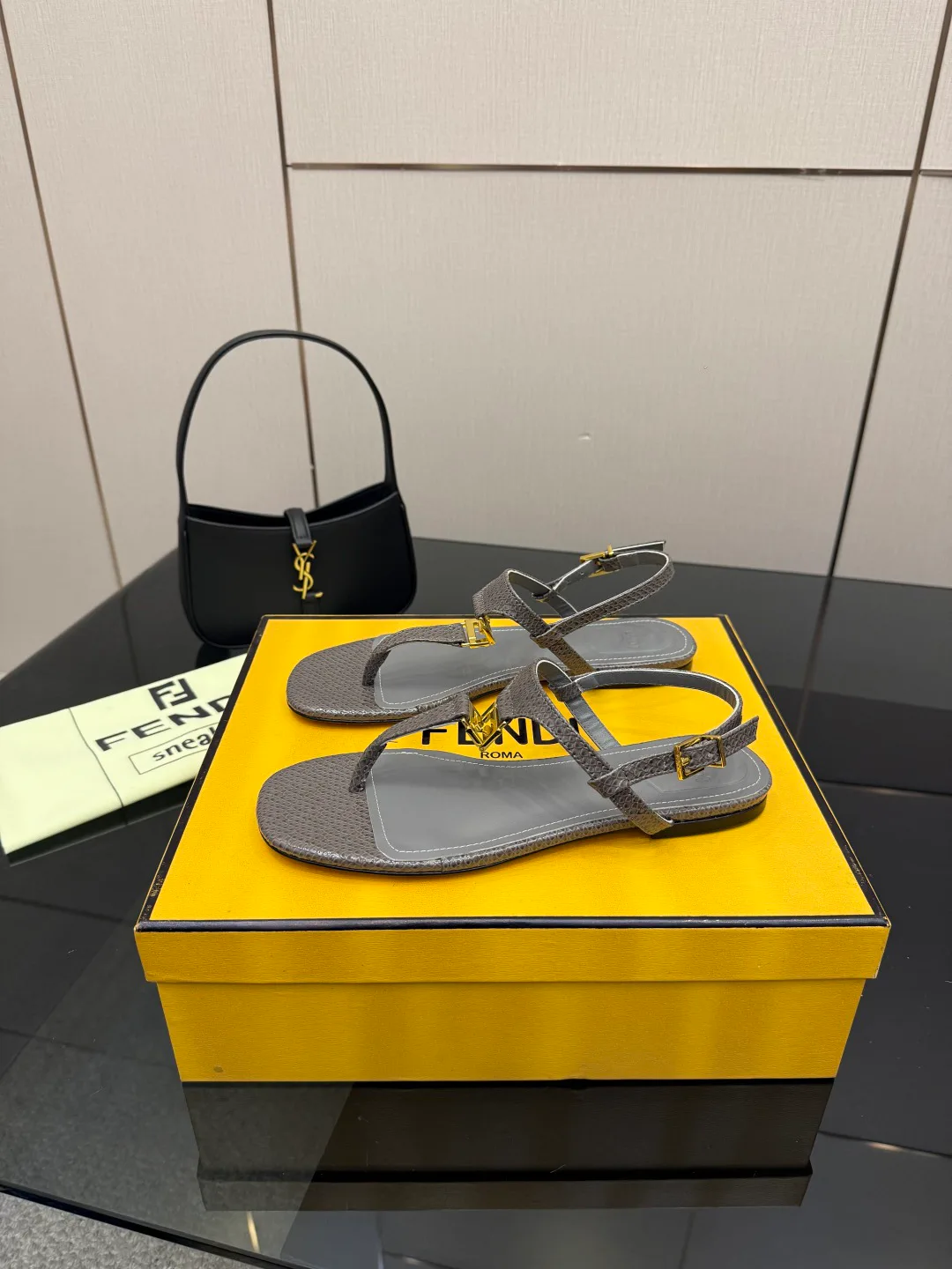 Сандалии Женские Fendi 5052110