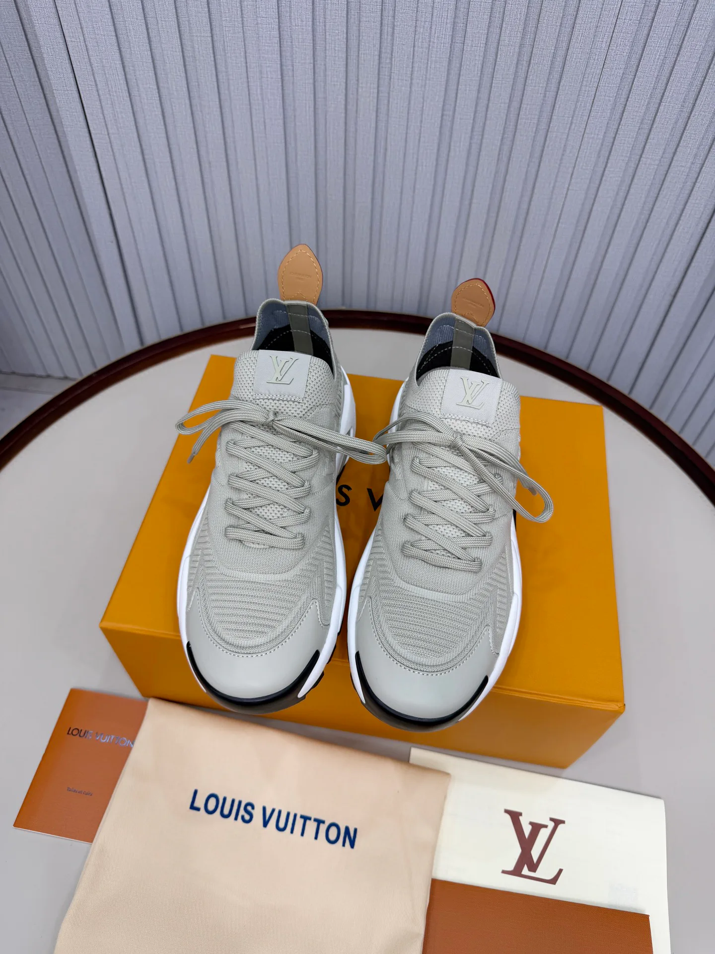 Кроссовки Мужские Louis Vuitton 550823