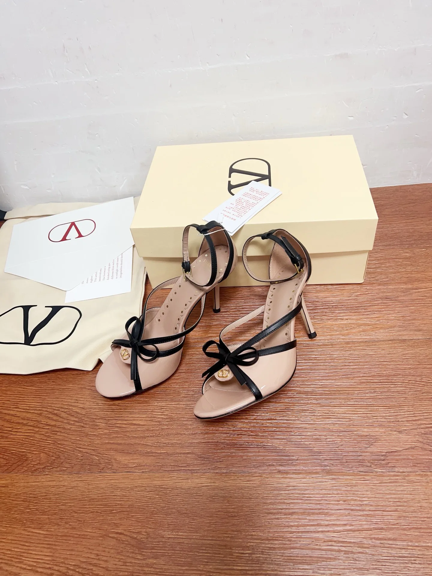 Босоножки Женские Valentino 11362037