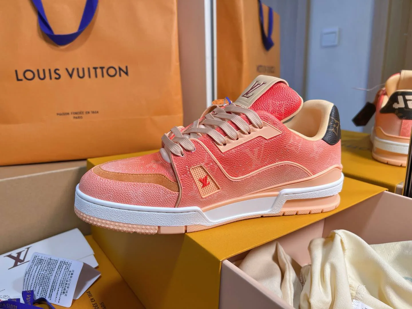 Кроссовки Женские Louis Vuitton 11696552