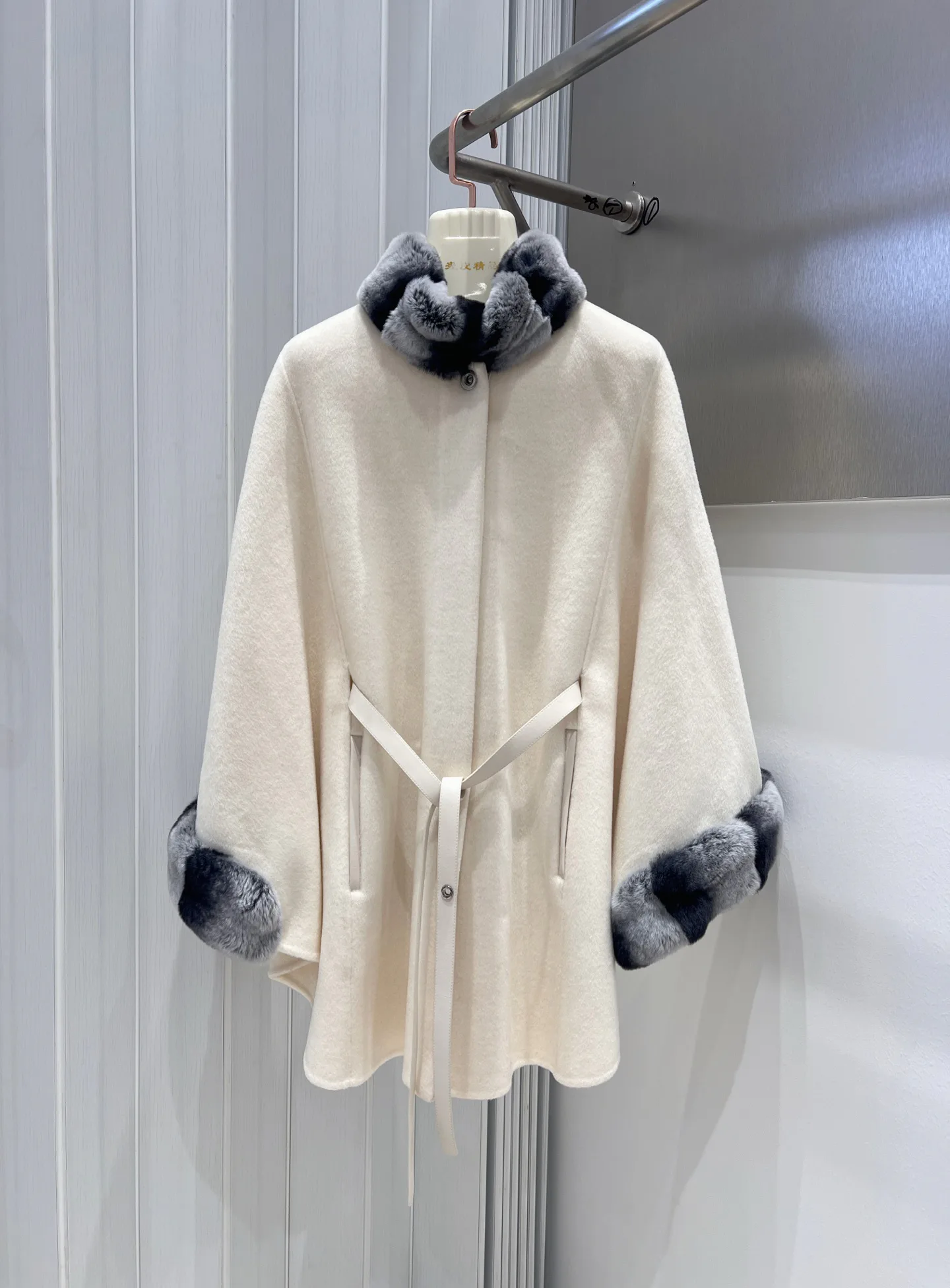 Пальто Женские Loro Piana 19595609