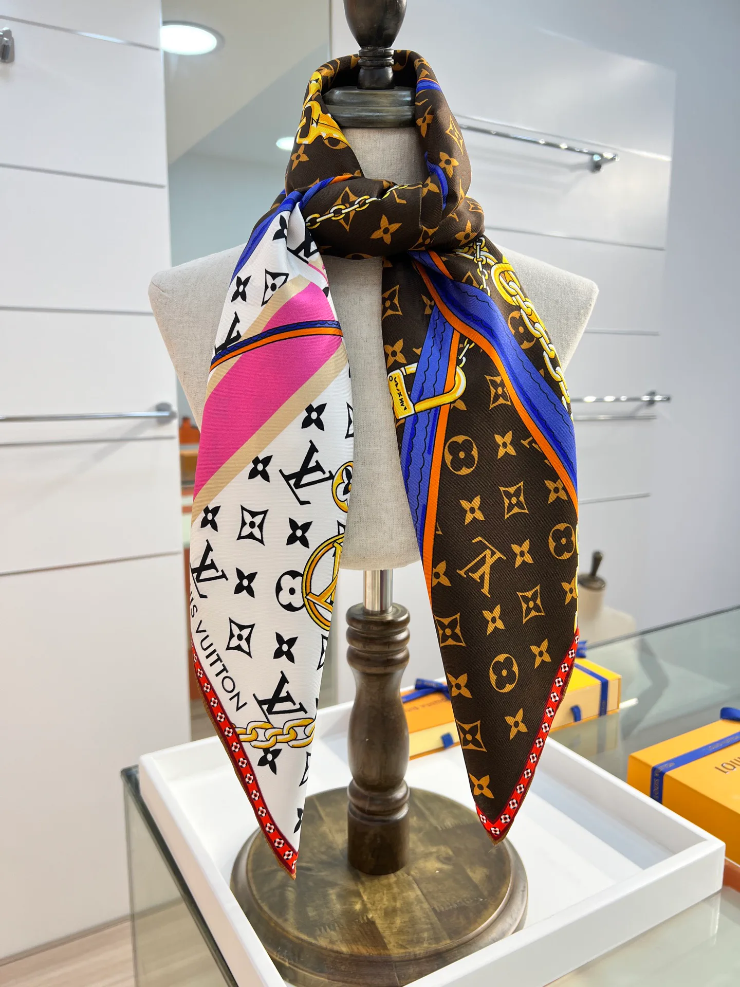 Платки Louis Vuitton 11527382