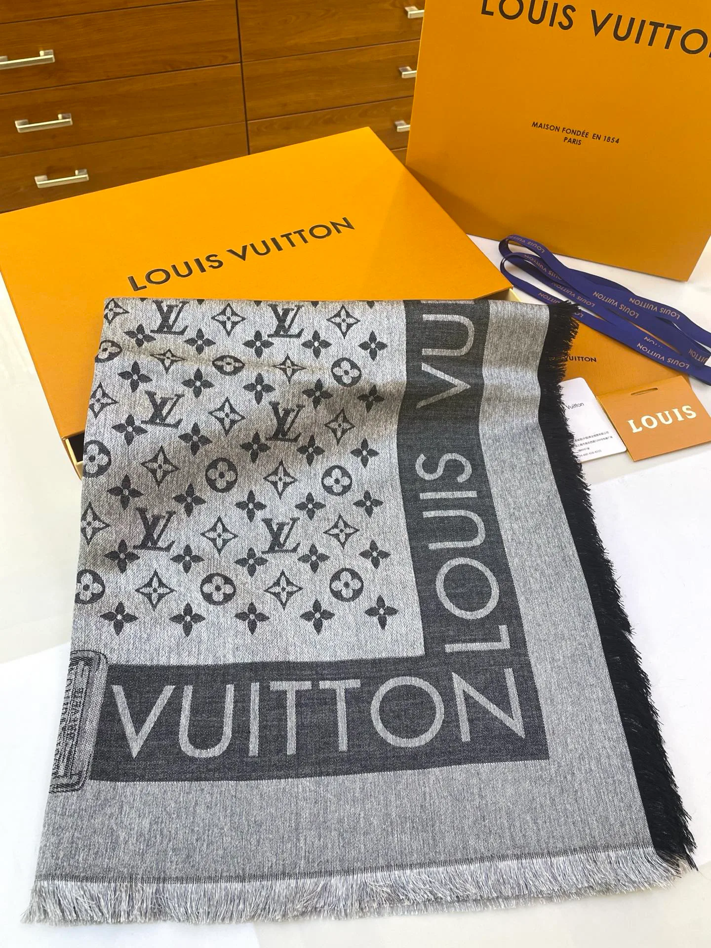 Шарфы Louis Vuitton 1981493