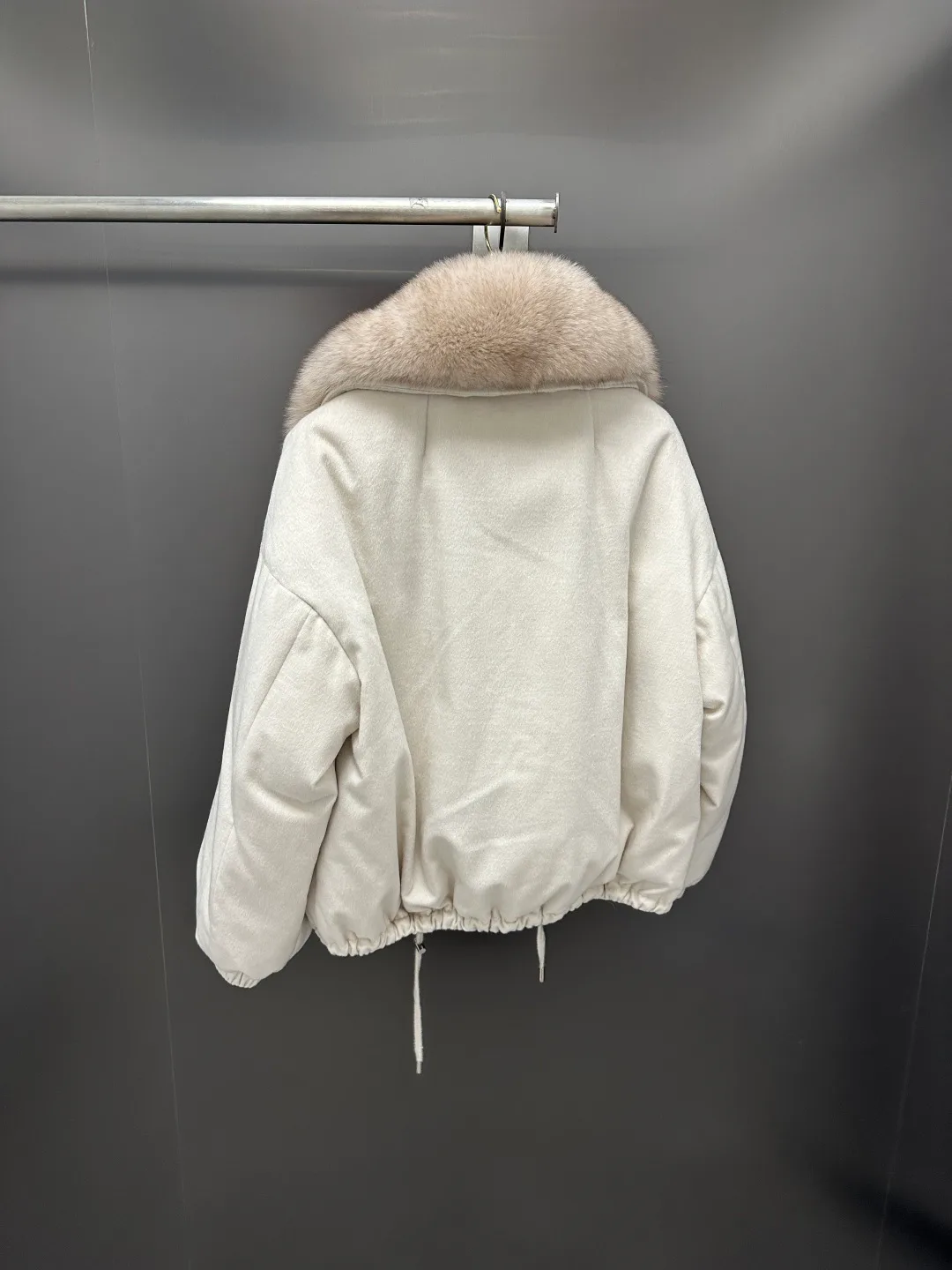 Куртки И Пуховики Женские Loro Piana 18702447