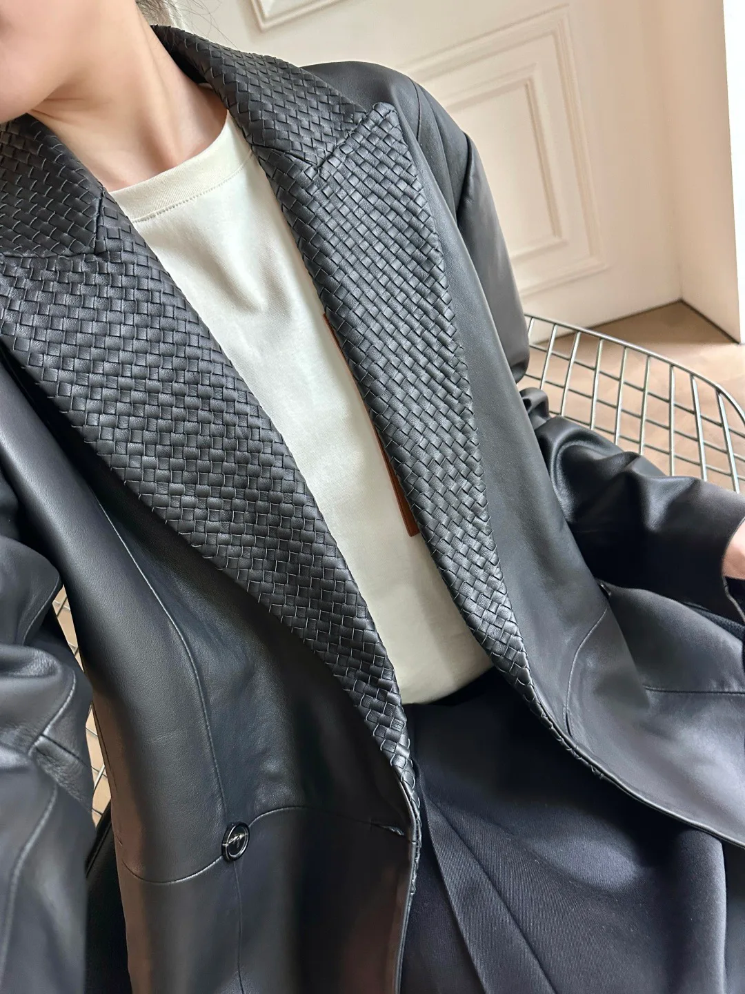 Кожаные Куртки И Дублёнки Женские Bottega Veneta 18200627