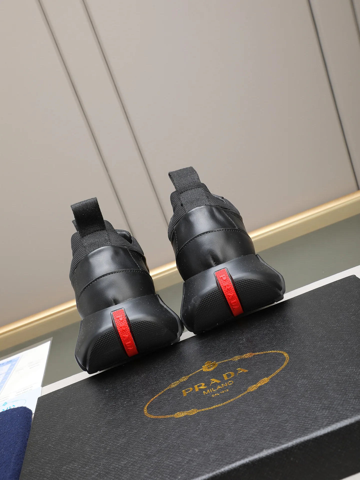 Кроссовки Мужские Prada 11490471