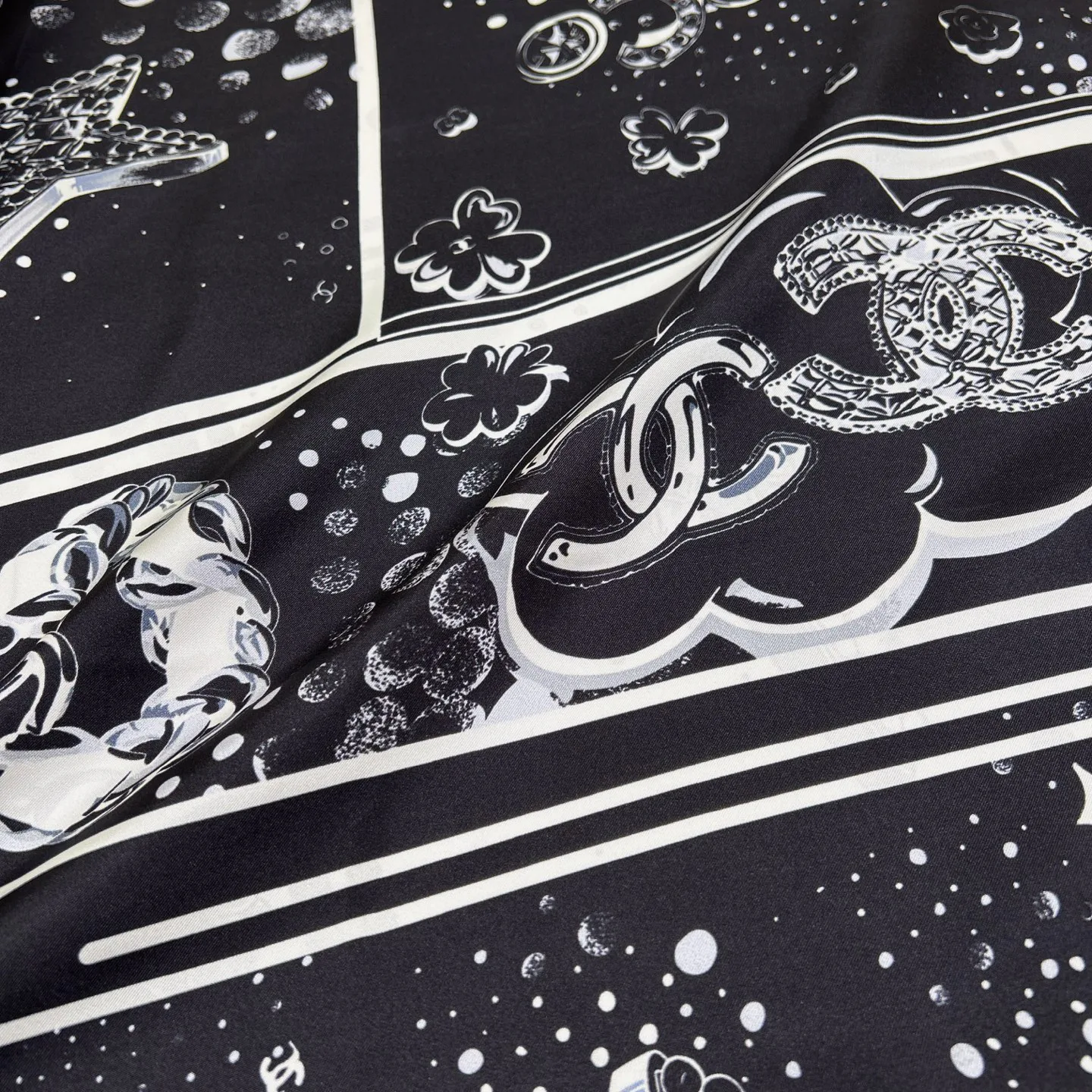 Платки Chanel 11662681