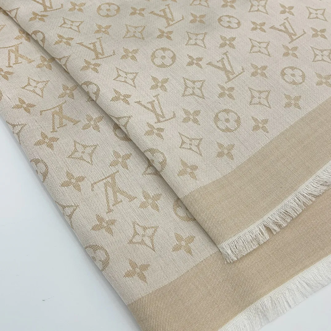 Шарфы Louis Vuitton 17826474