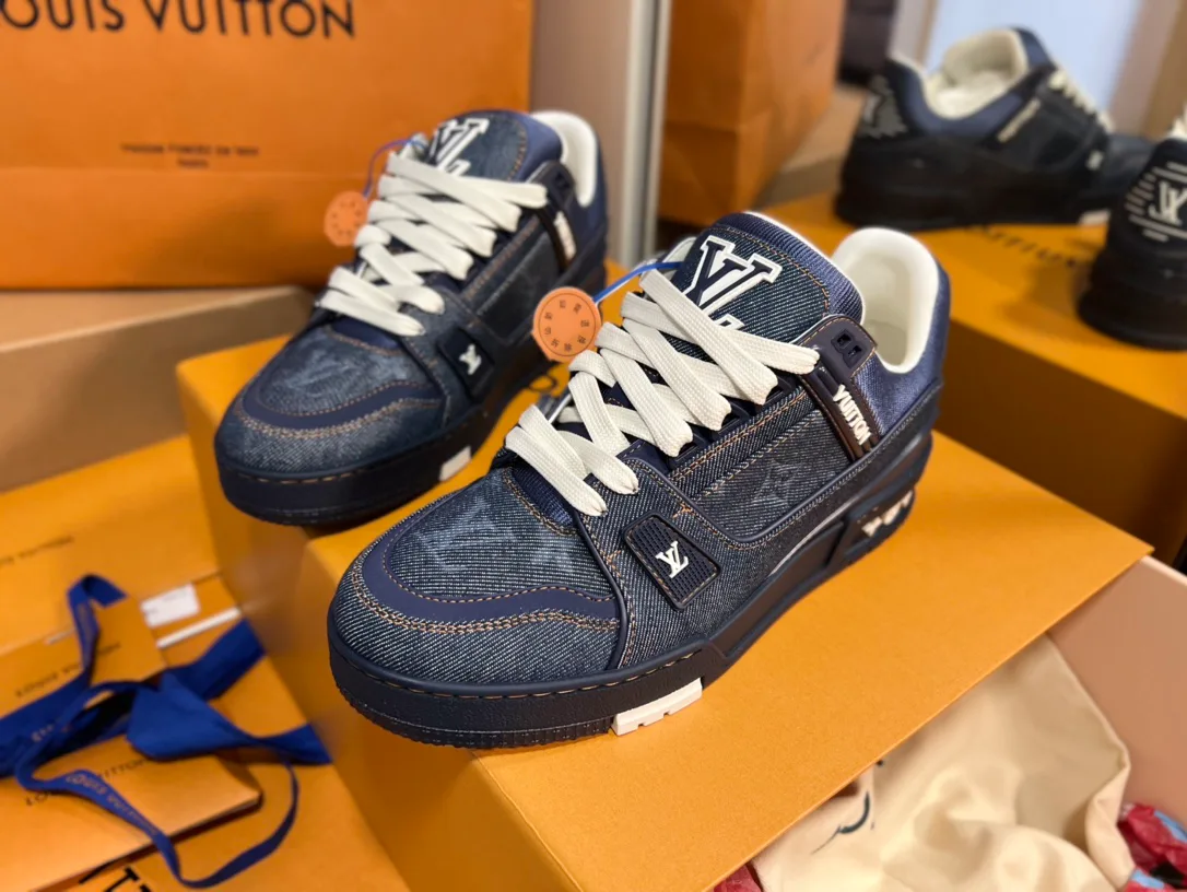 Кроссовки Женские Louis Vuitton 1880933