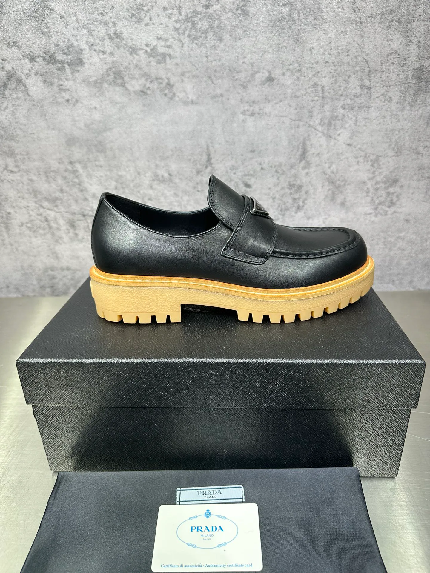 Лоферы И Туфли Мужские Prada 19687917