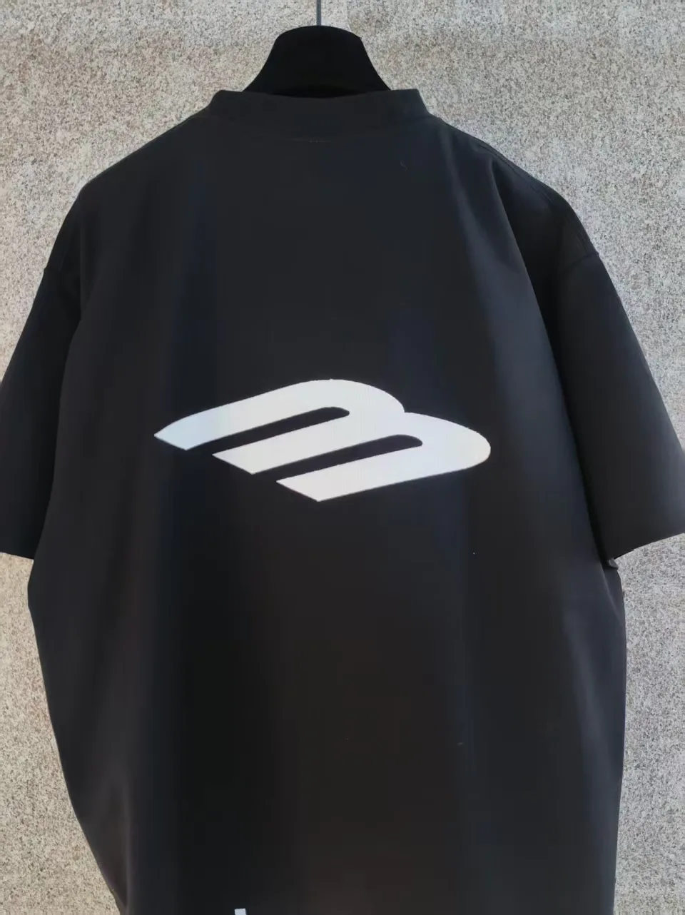 Футболки Женские Balenciaga 550247