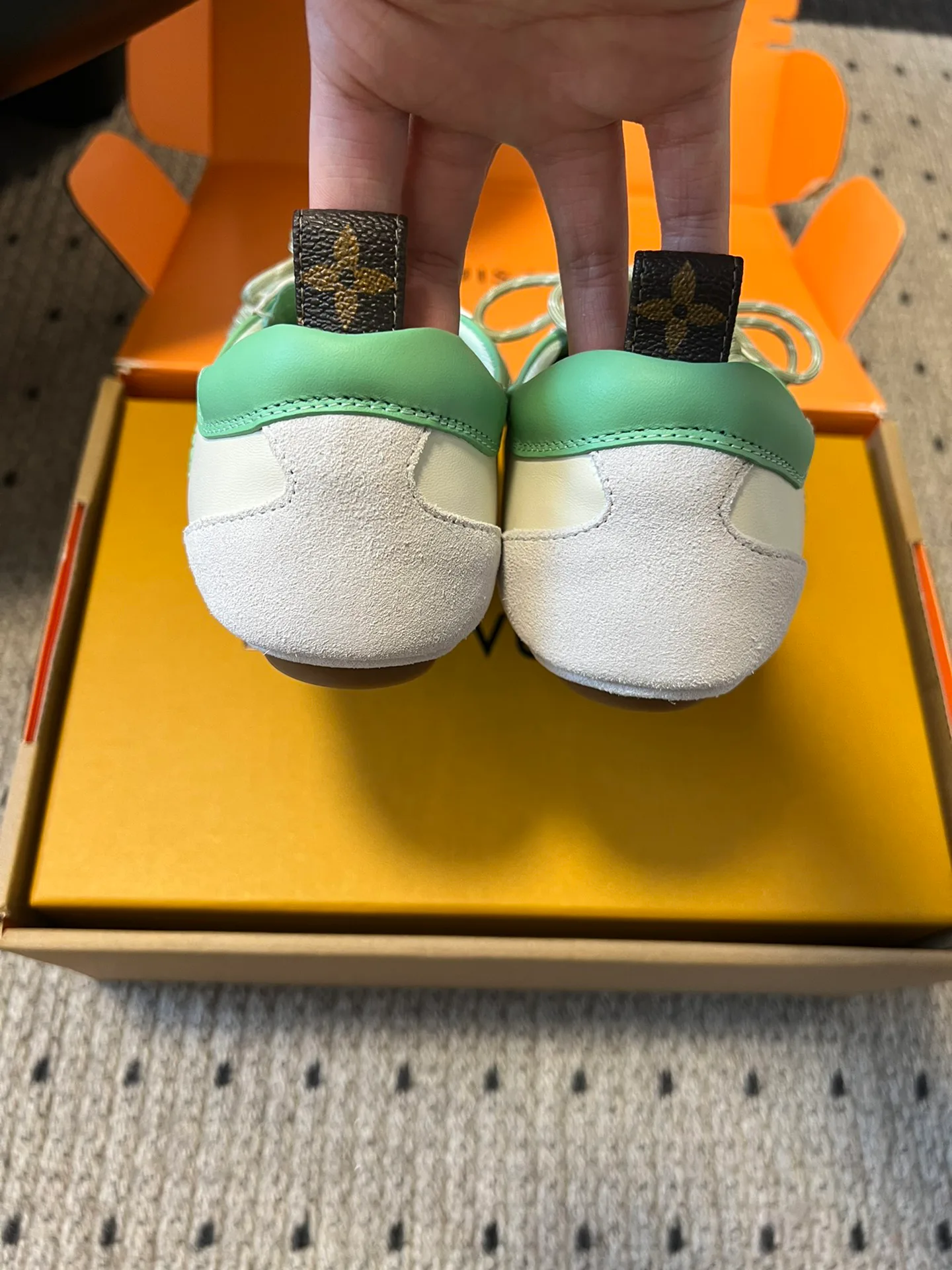 Кроссовки Женские Louis Vuitton 51401