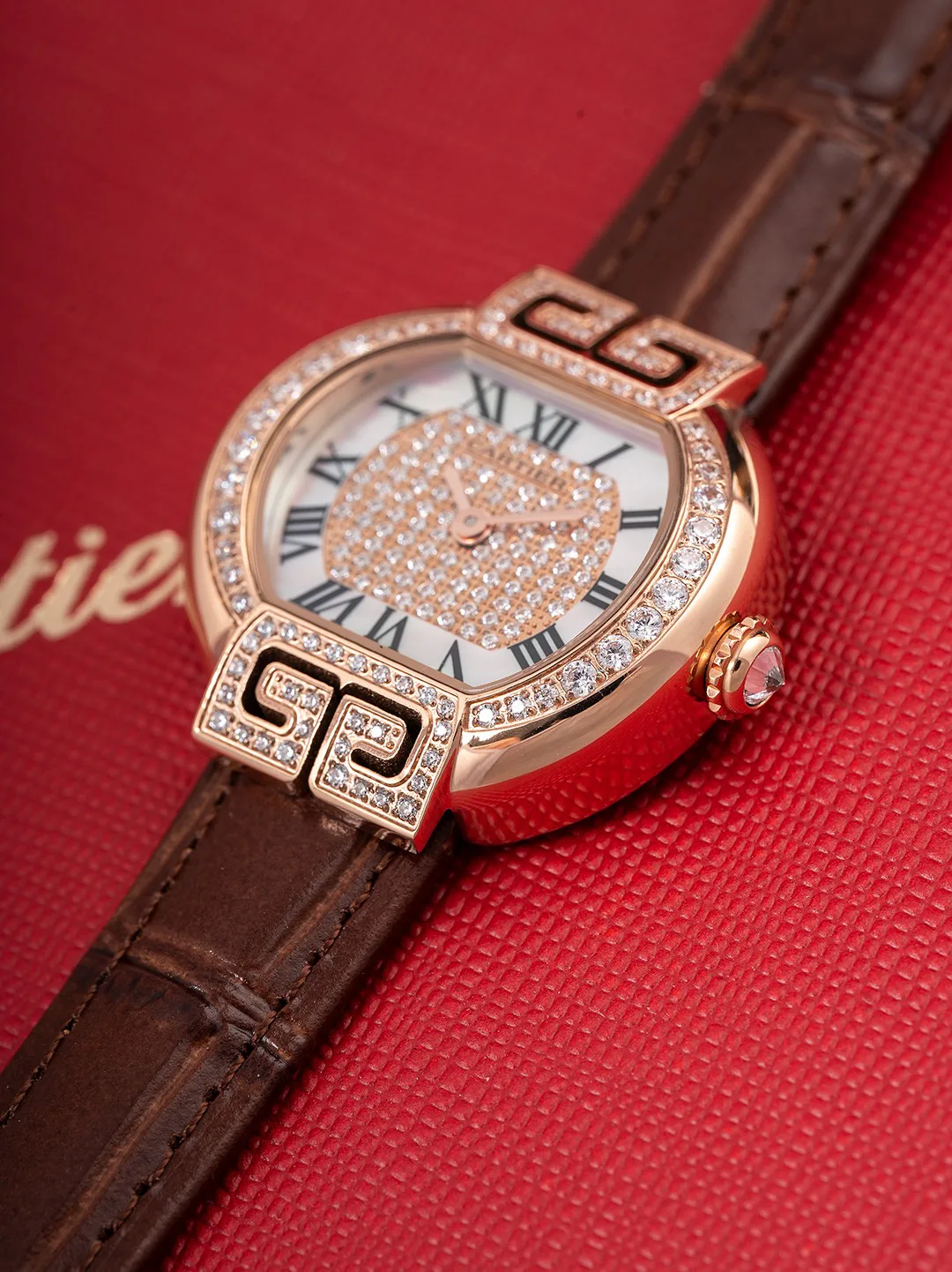 Часы Женские Cartier 18504504