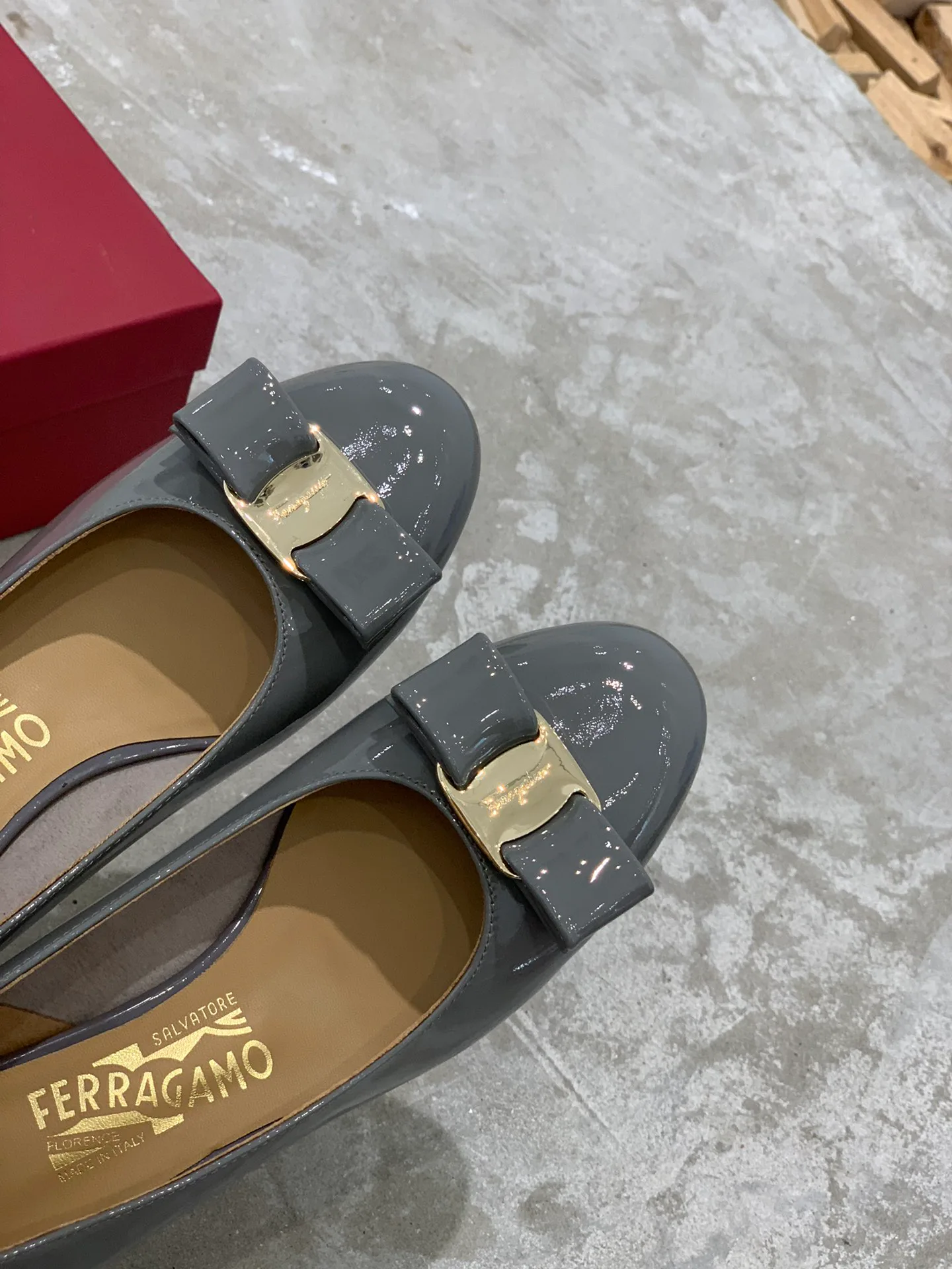 Туфли Женские Salvatore Ferragamo 18340713