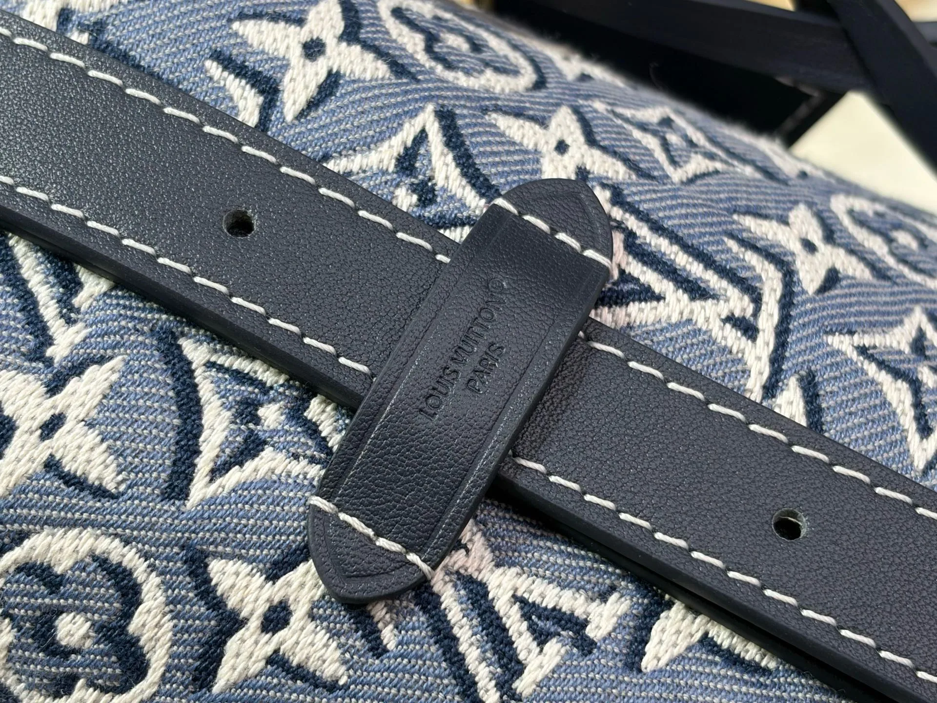 Классические Сумки Женские Louis Vuitton 18240324