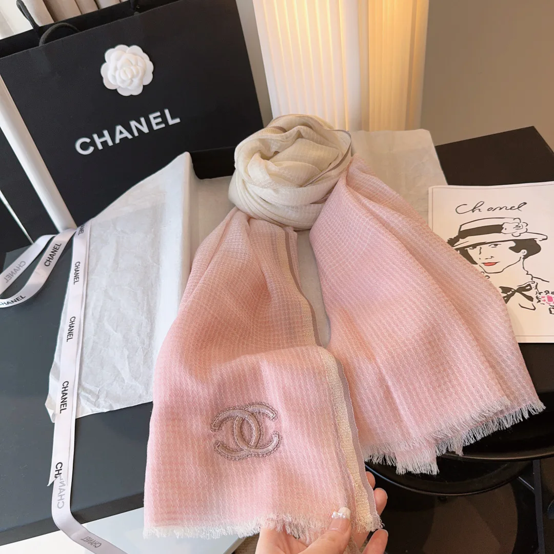 Шарфы Chanel 18627104