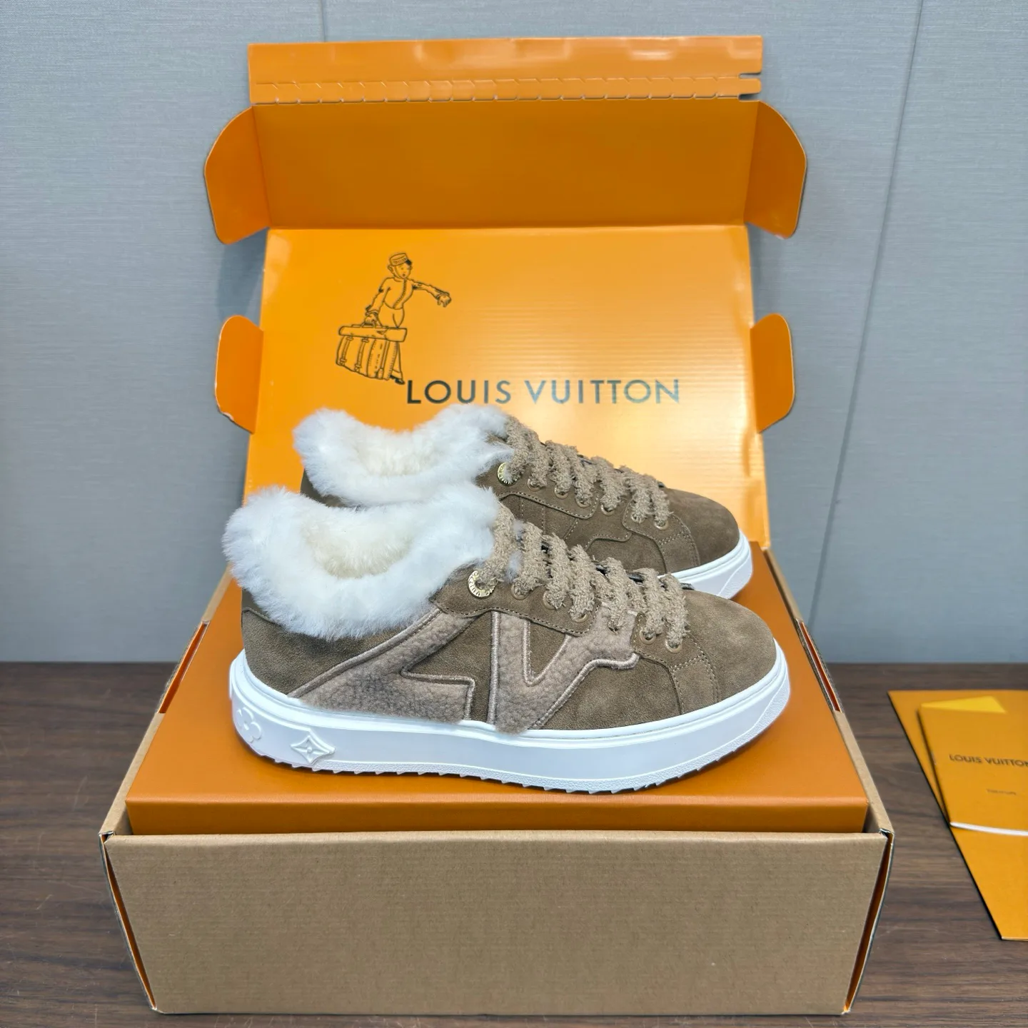 Кроссовки Женские Louis Vuitton 20068629
