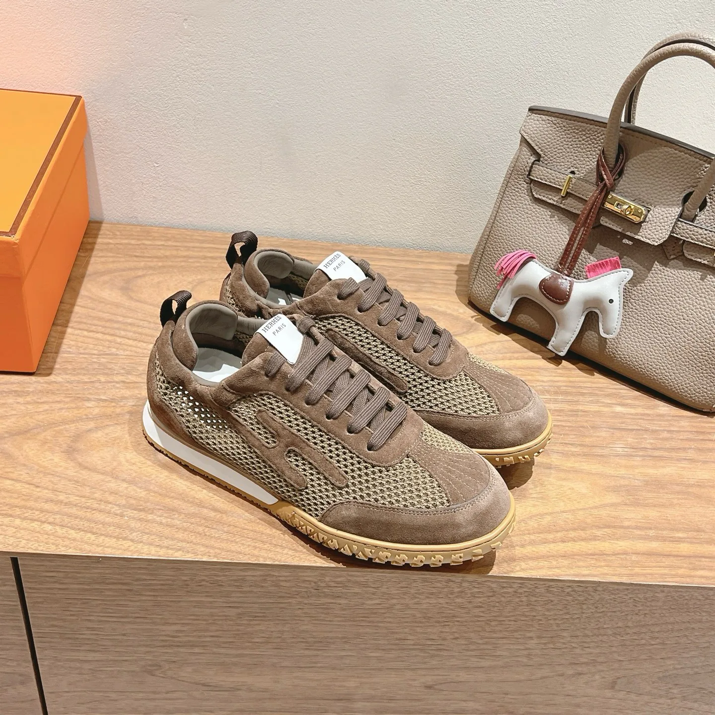 Кроссовки Женские Hermes 10189023