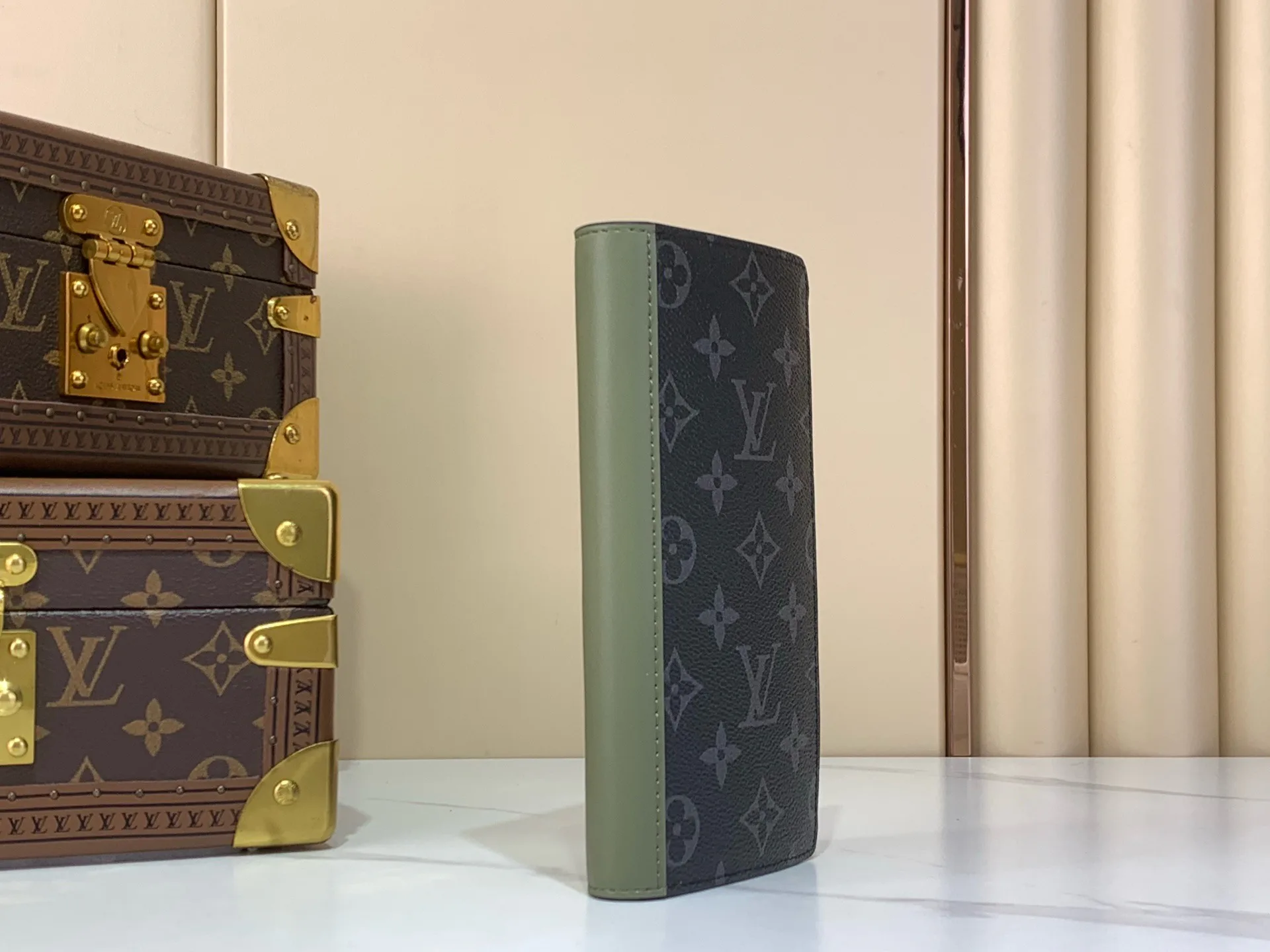 Клатчи Женские Louis Vuitton 17499383