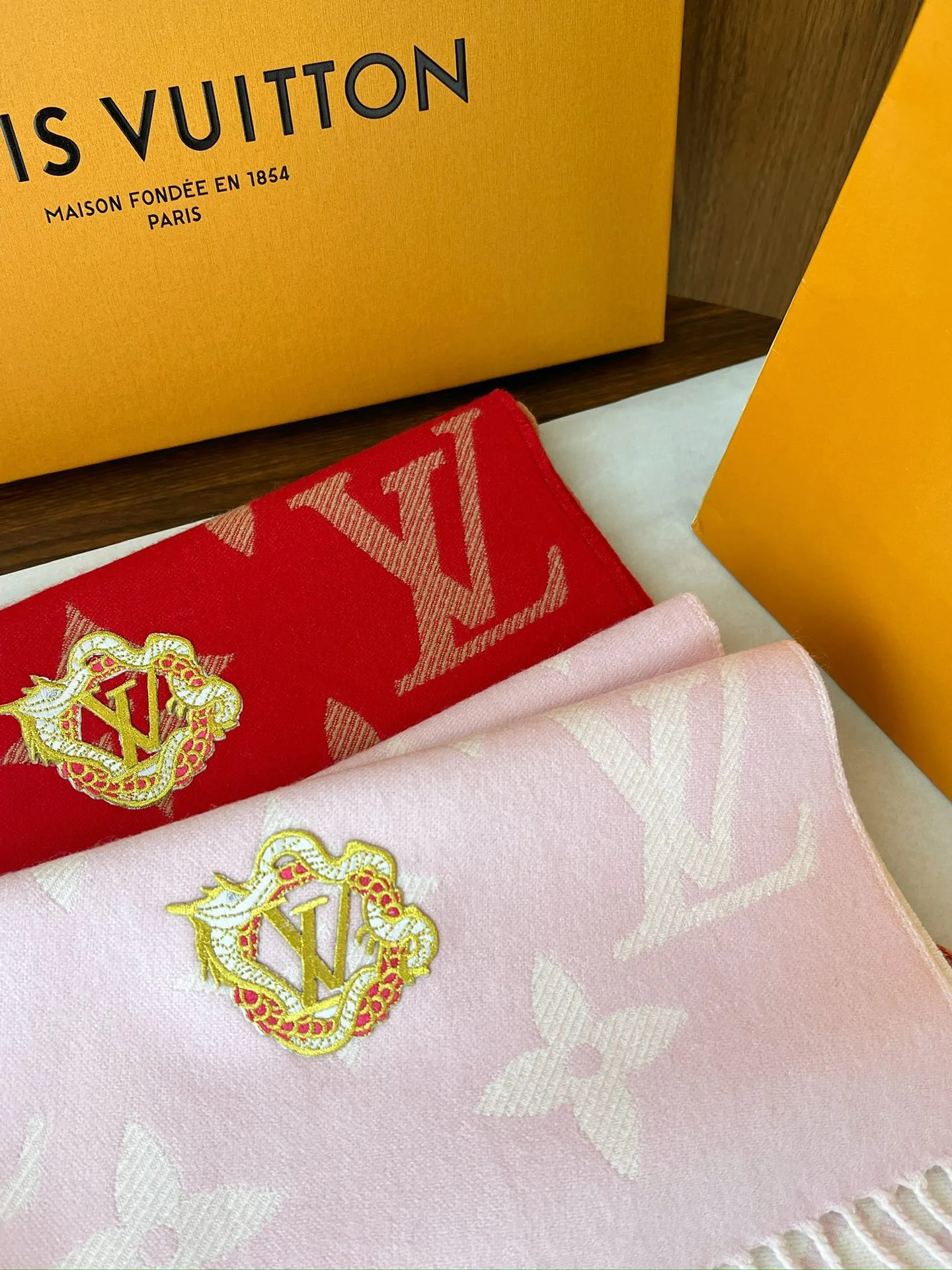 Шарфы Louis Vuitton 1437081