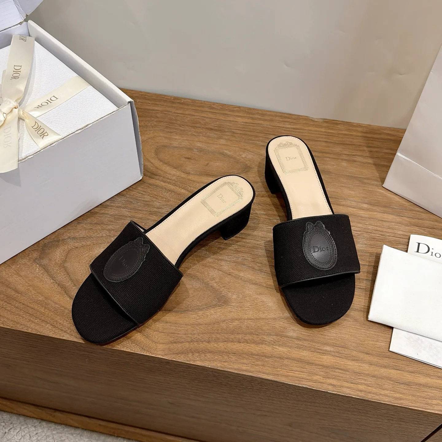 Босоножки Женские Christian Dior 17947087