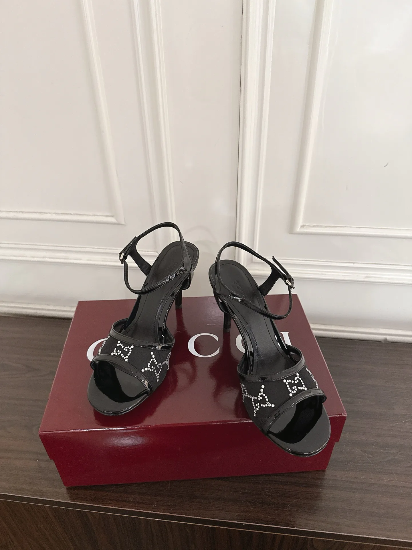 Босоножки Женские Gucci 18725868