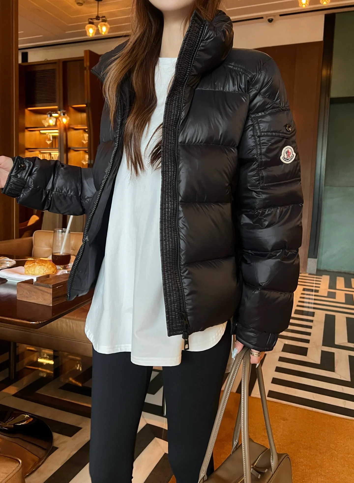 Куртки И Пуховики Женские Moncler 18710728