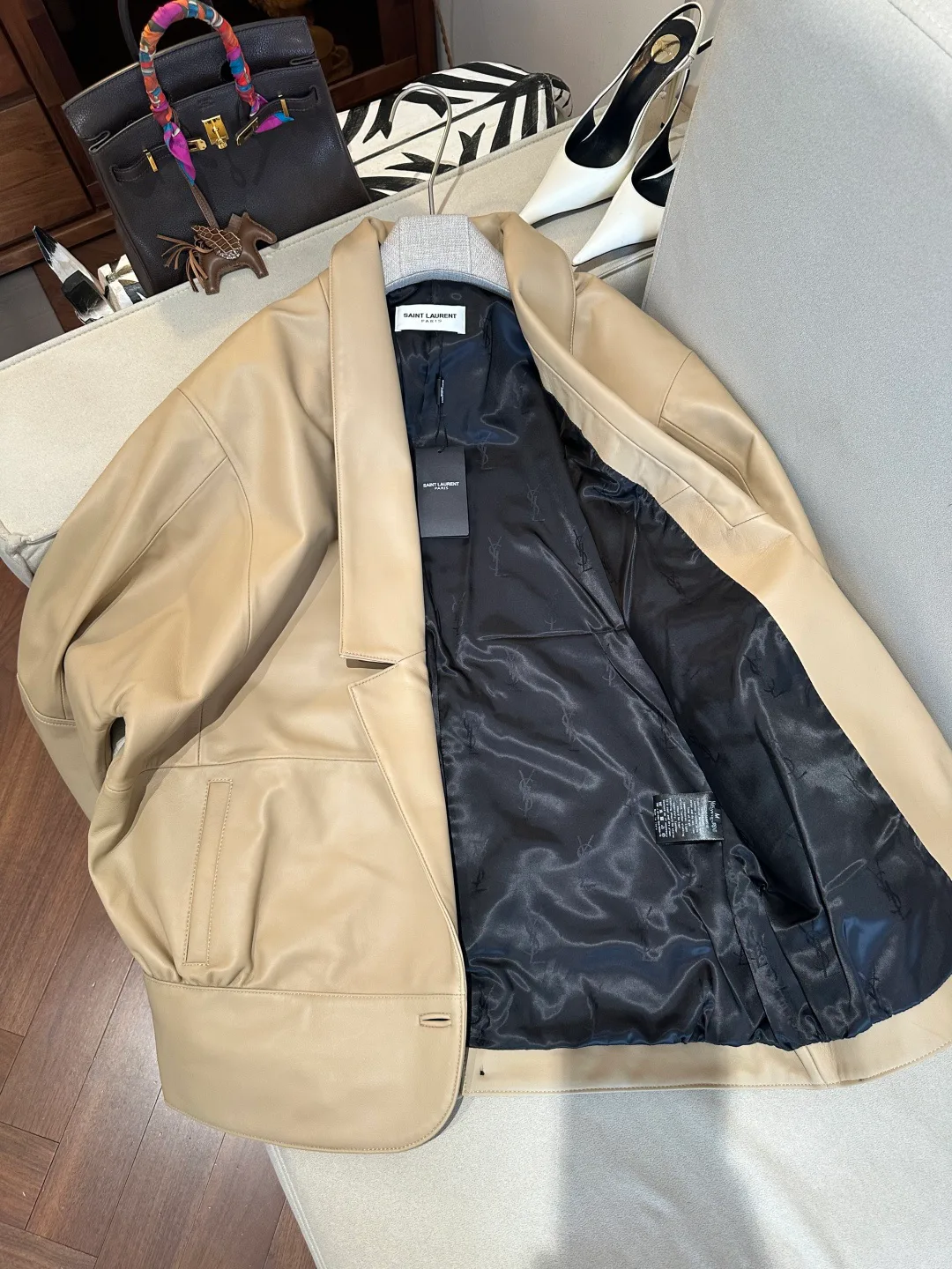 Кожаные Куртки И Дублёнки Женские Saint Laurent 18563080