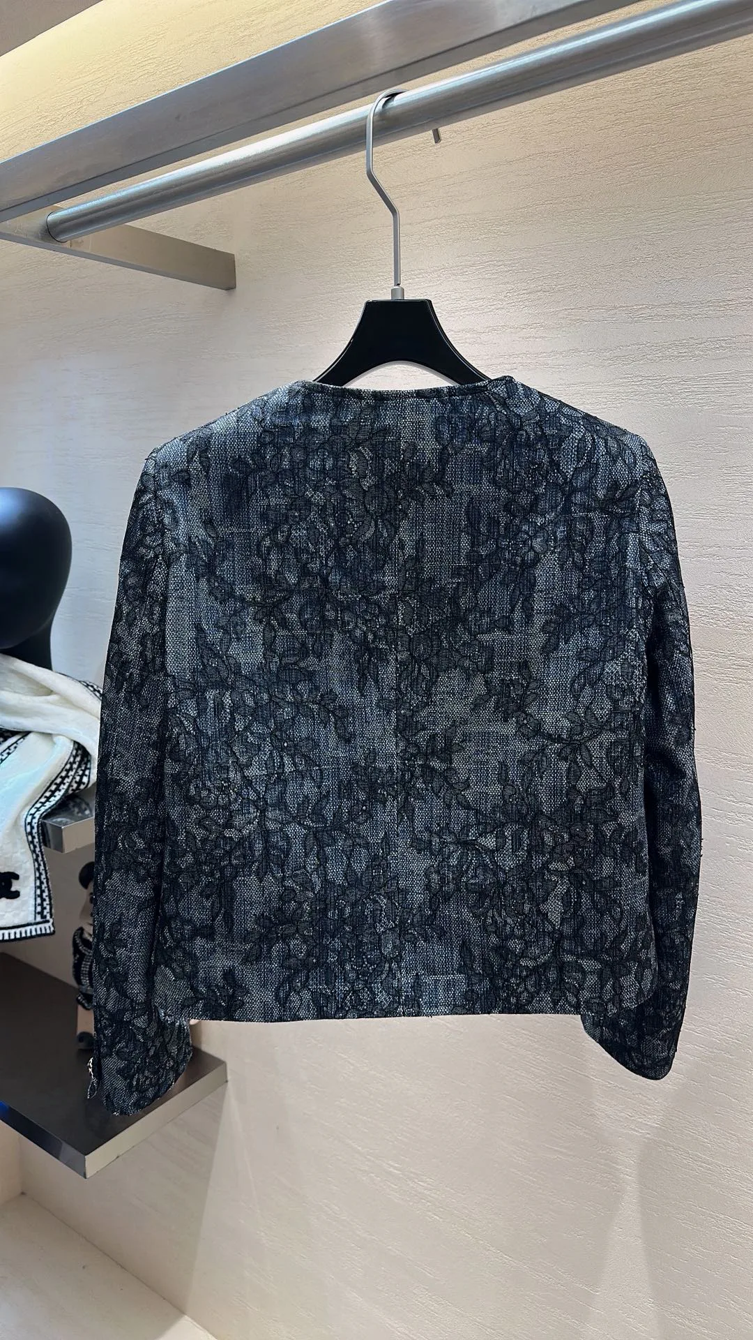 Куртки И Пуховики Женские Chanel 3042925