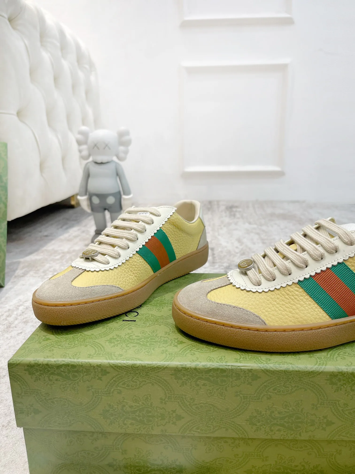 Кроссовки Женские Gucci 18765957