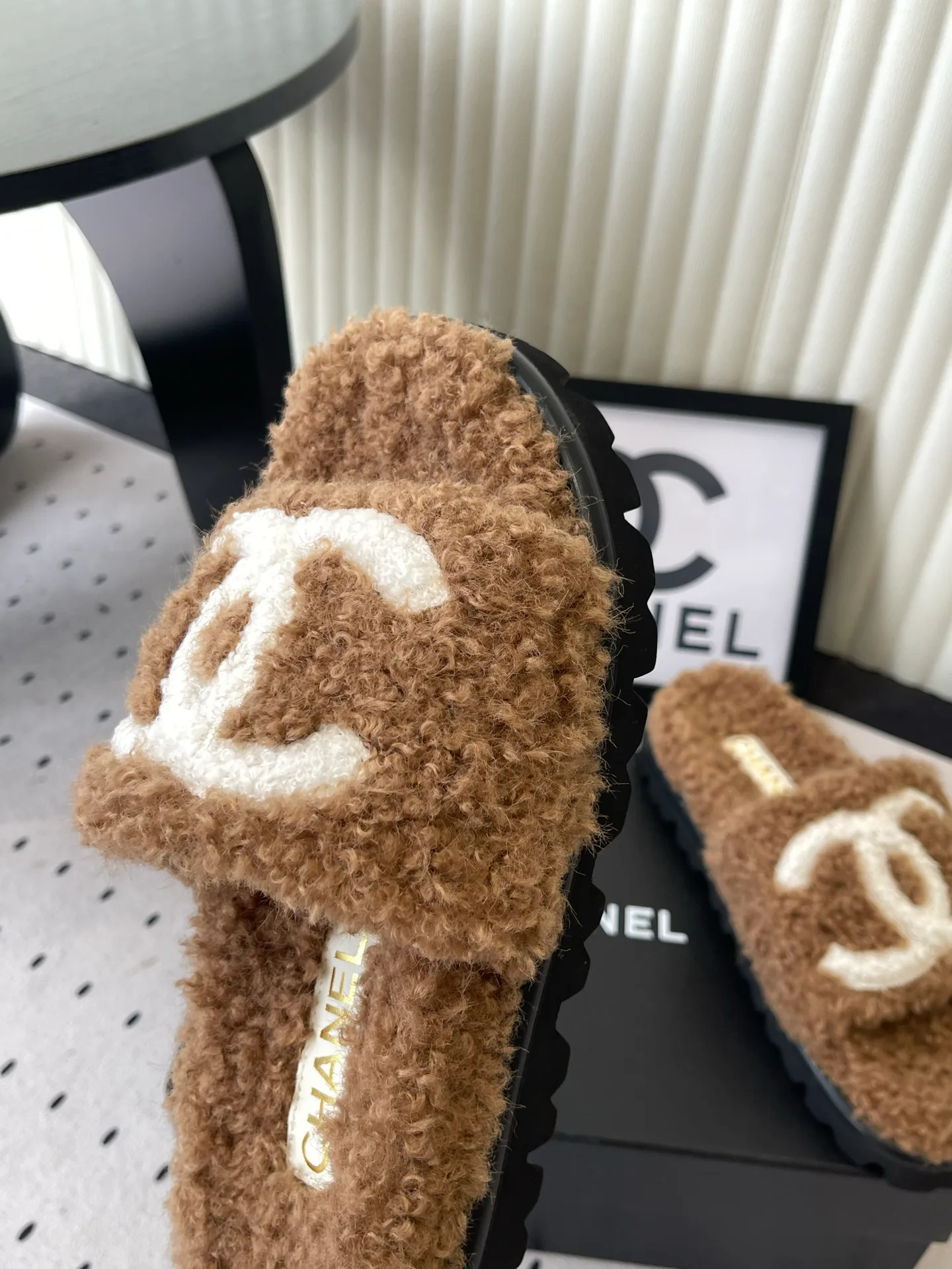 Тапочки Женские Chanel 19563732