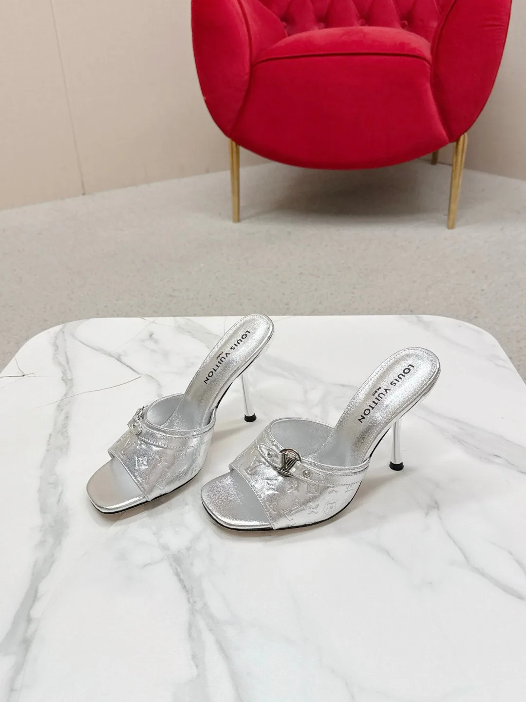 Босоножки Женские Louis Vuitton 1385757