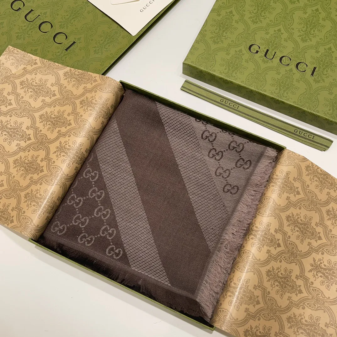 Шарфы Gucci 2592110