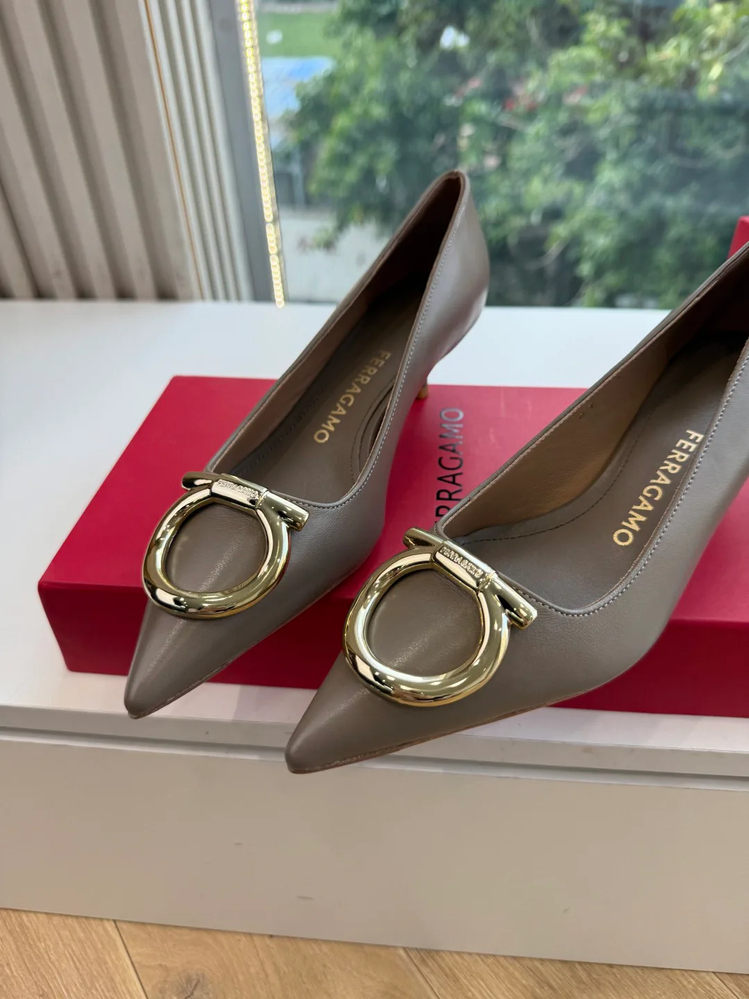 Туфли Женские Salvatore Ferragamo 18154505