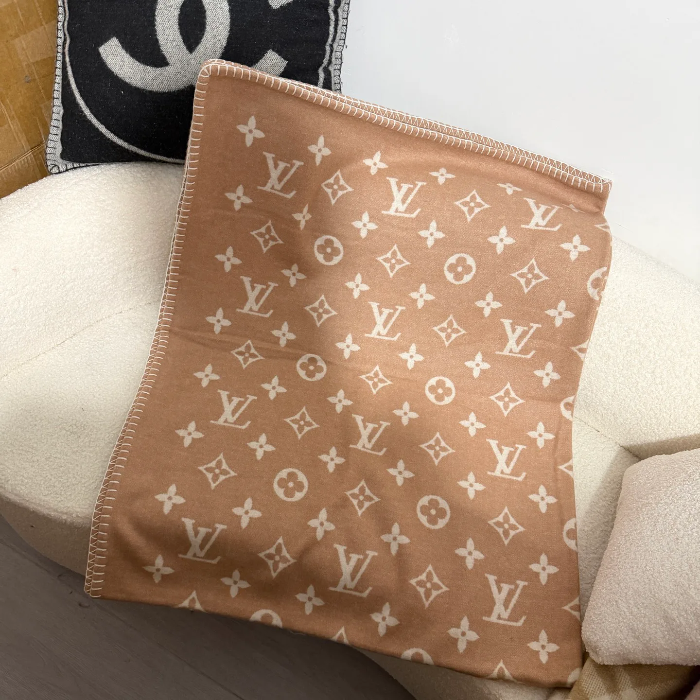 Текстиль Louis Vuitton 18141146