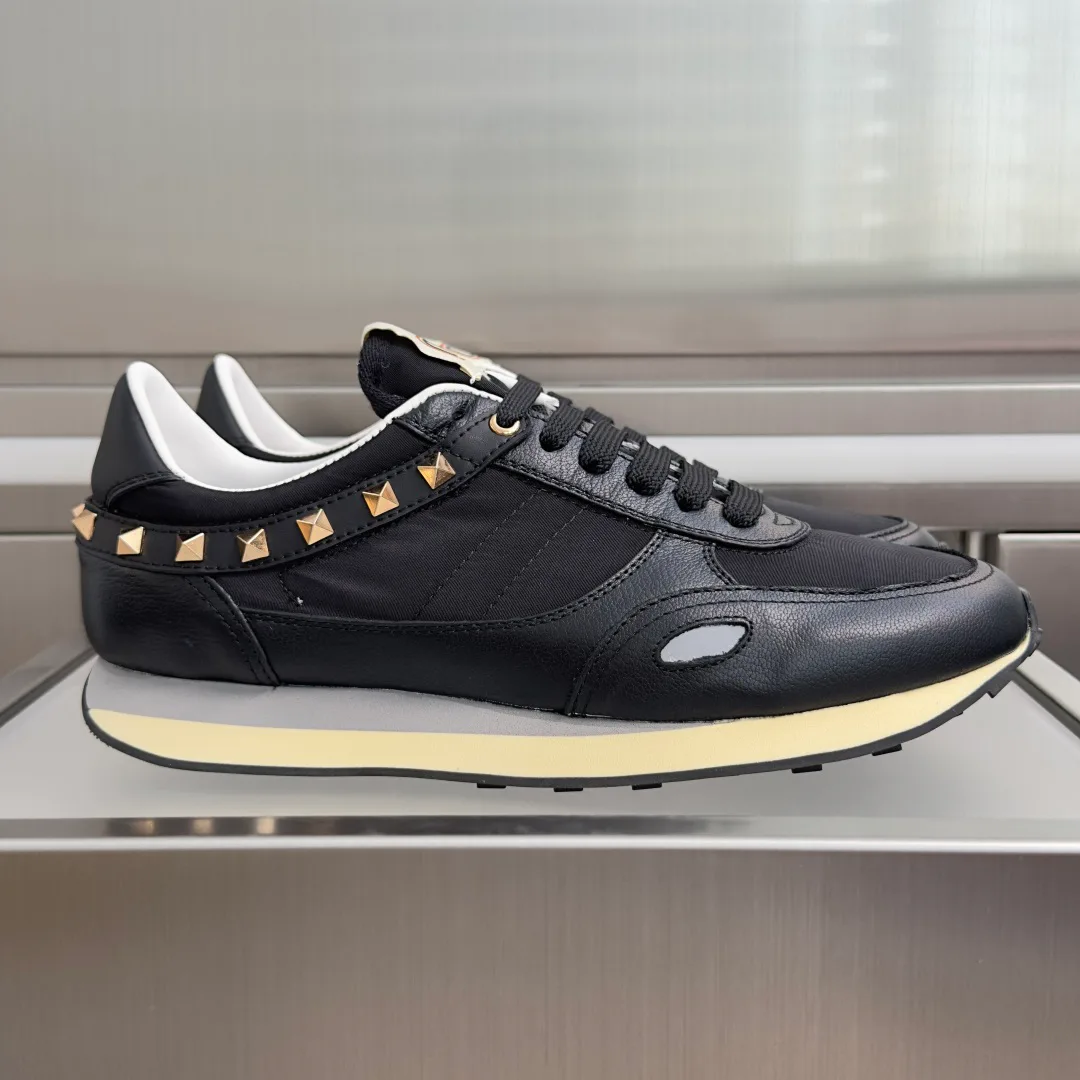 Кроссовки Женские Valentino 17950499