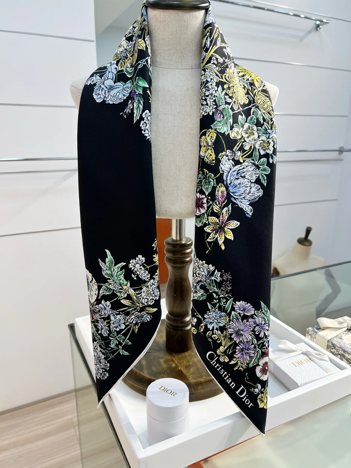 Платки Christian Dior 11256478
