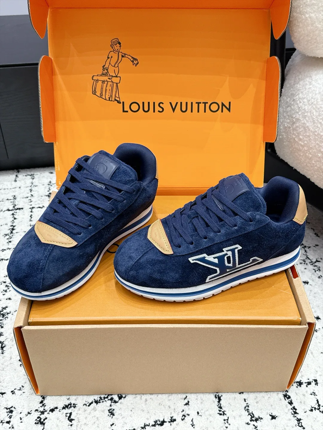 Кроссовки Женские Louis Vuitton 18406467