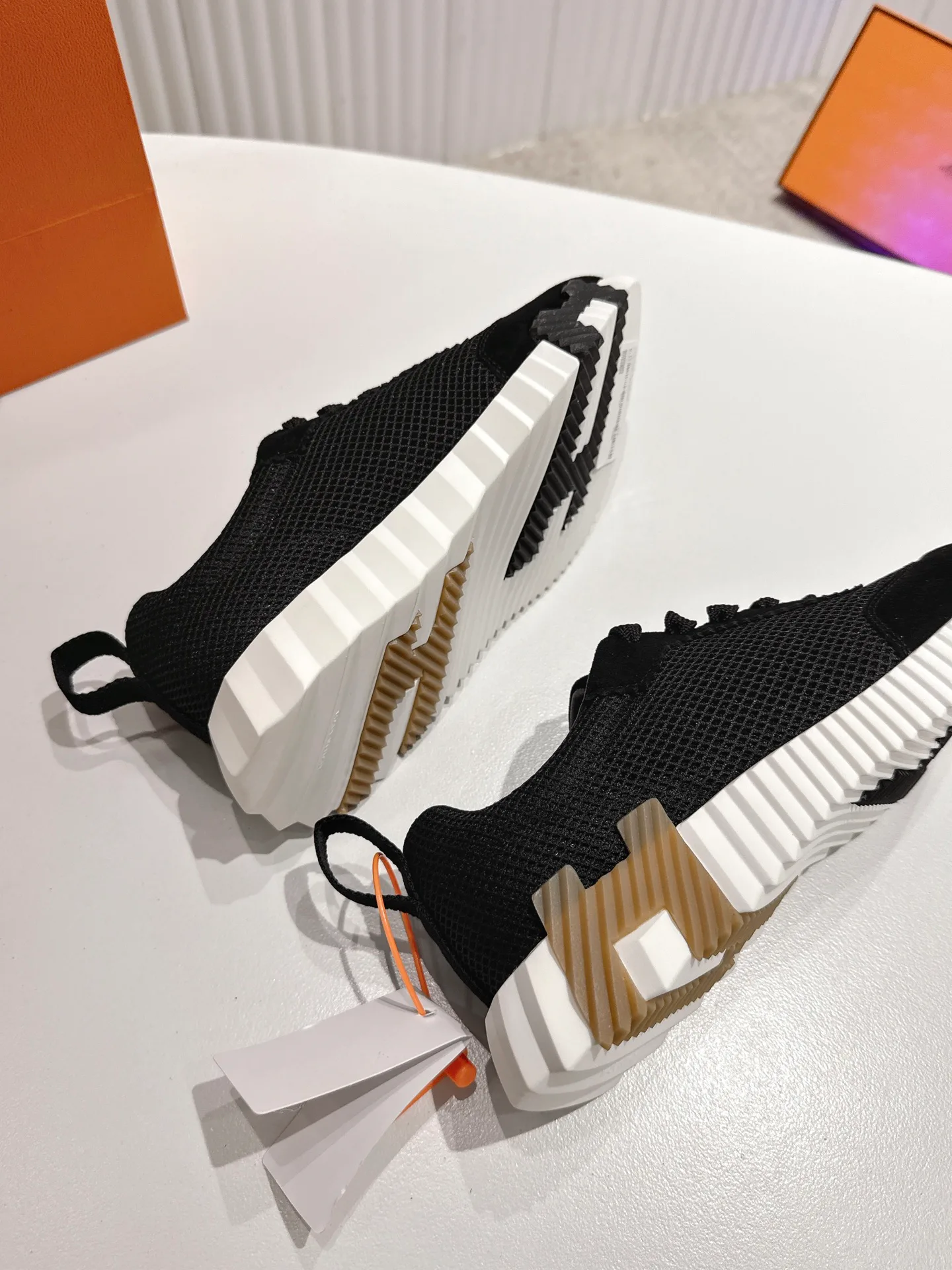 Кроссовки Женские Hermes 1744789