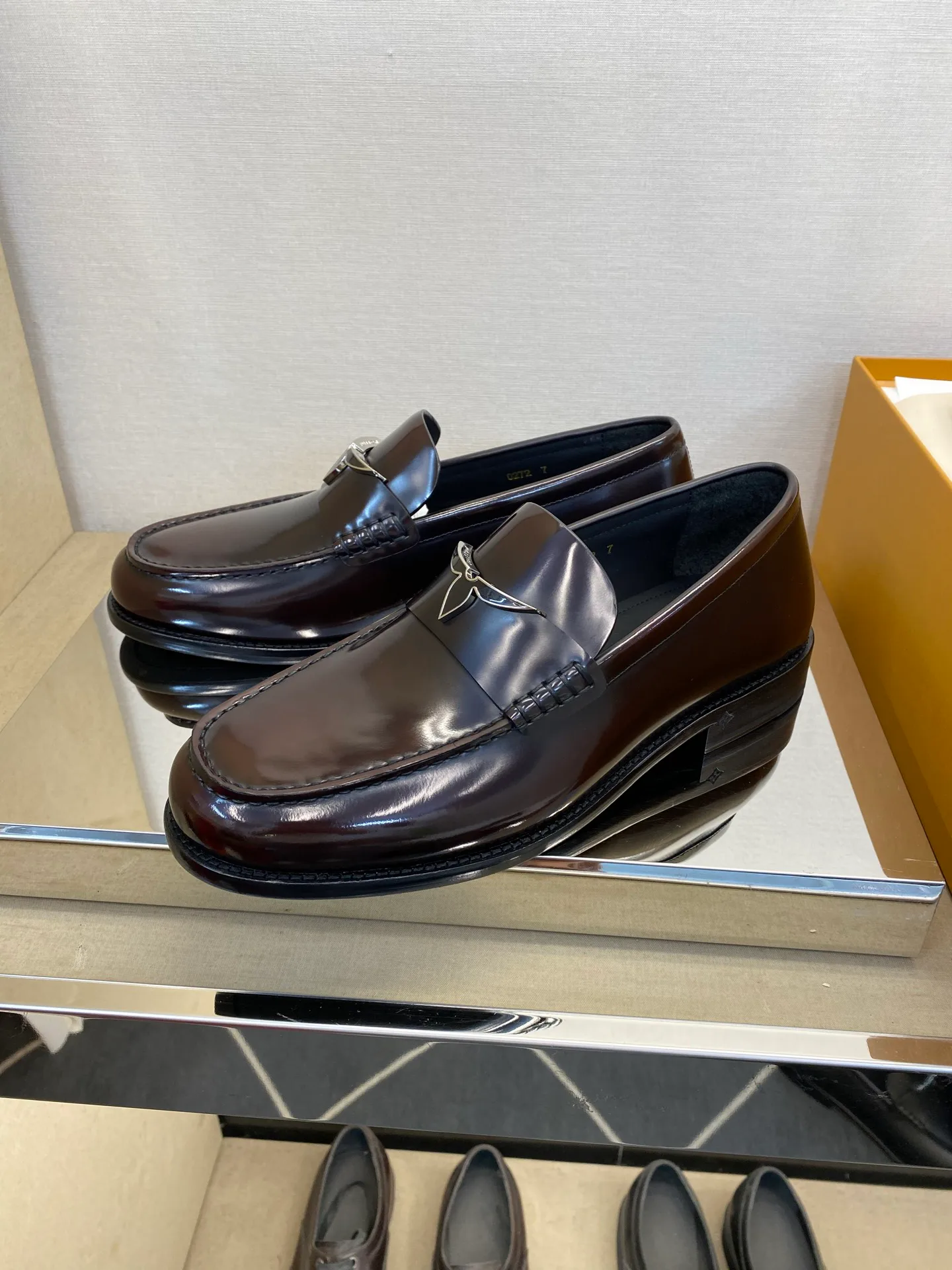 Лоферы И Туфли Мужские Louis Vuitton 18079153