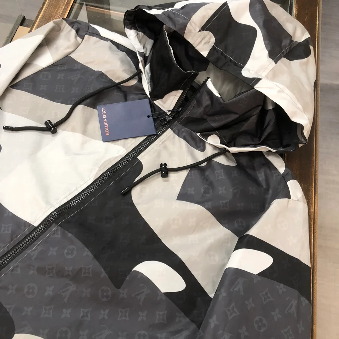 Куртки И Пуховики Женские Louis Vuitton 18809713